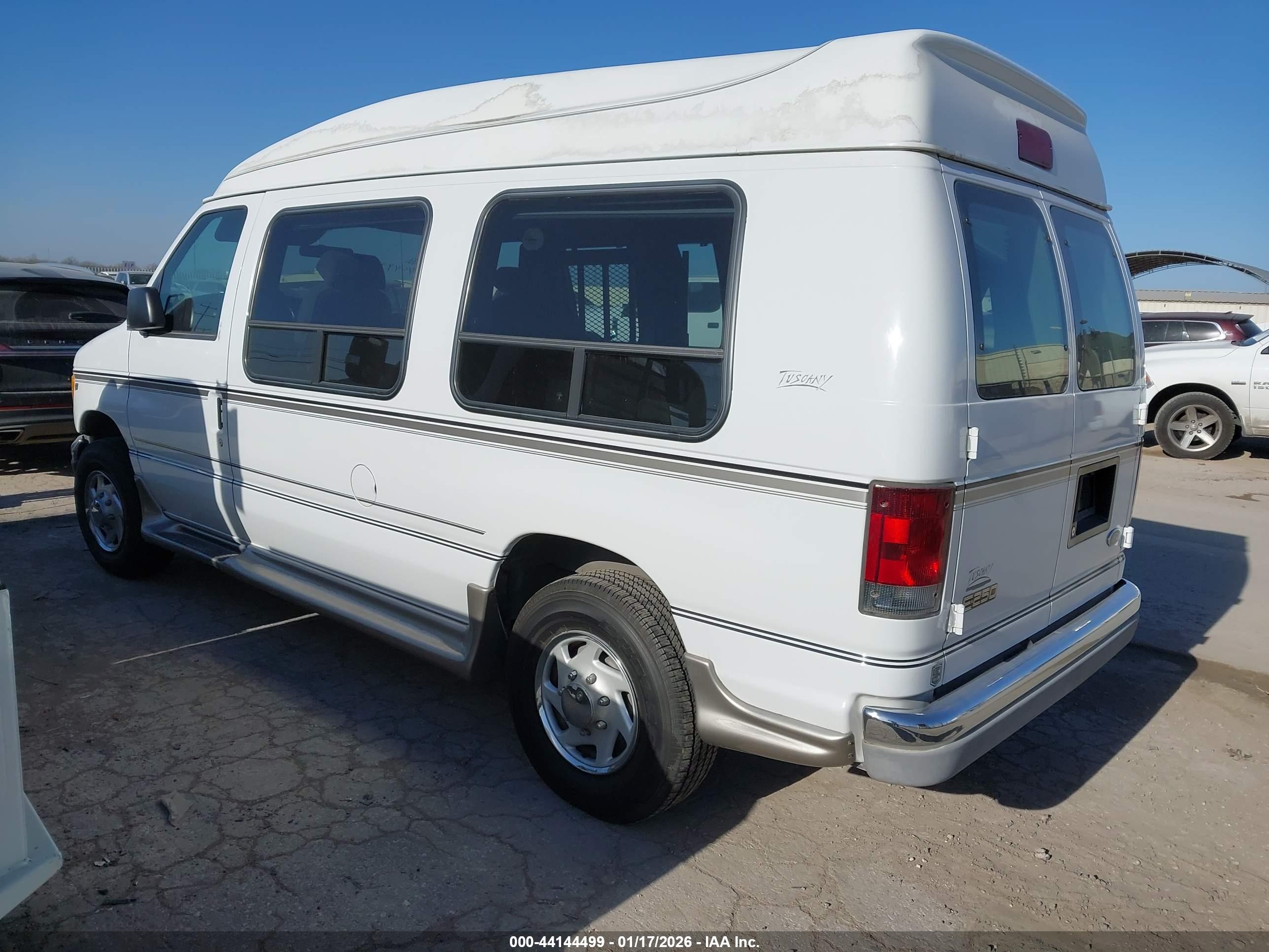 FORD E-250 image 3
