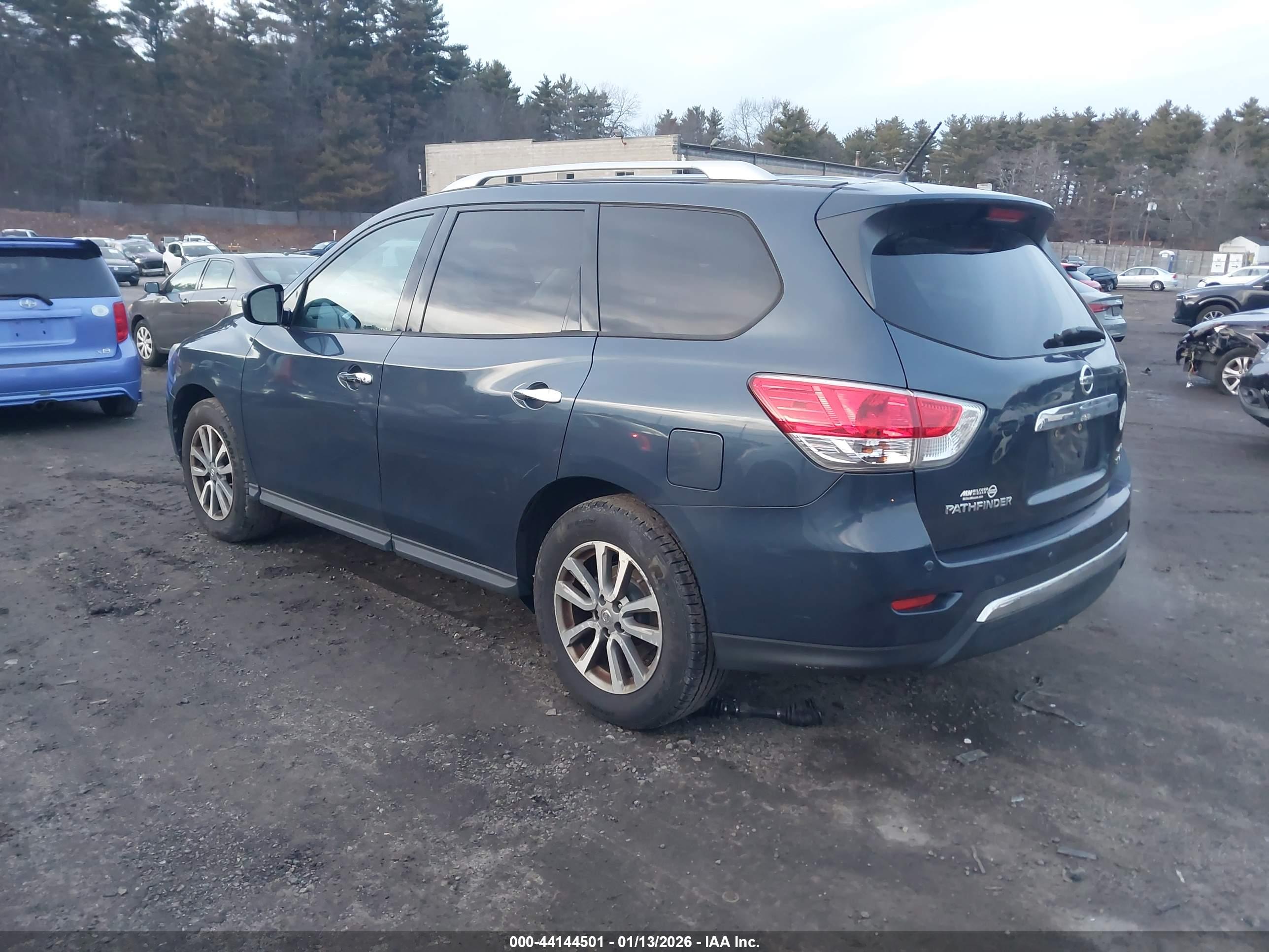 NISSAN PATHFINDER image 3