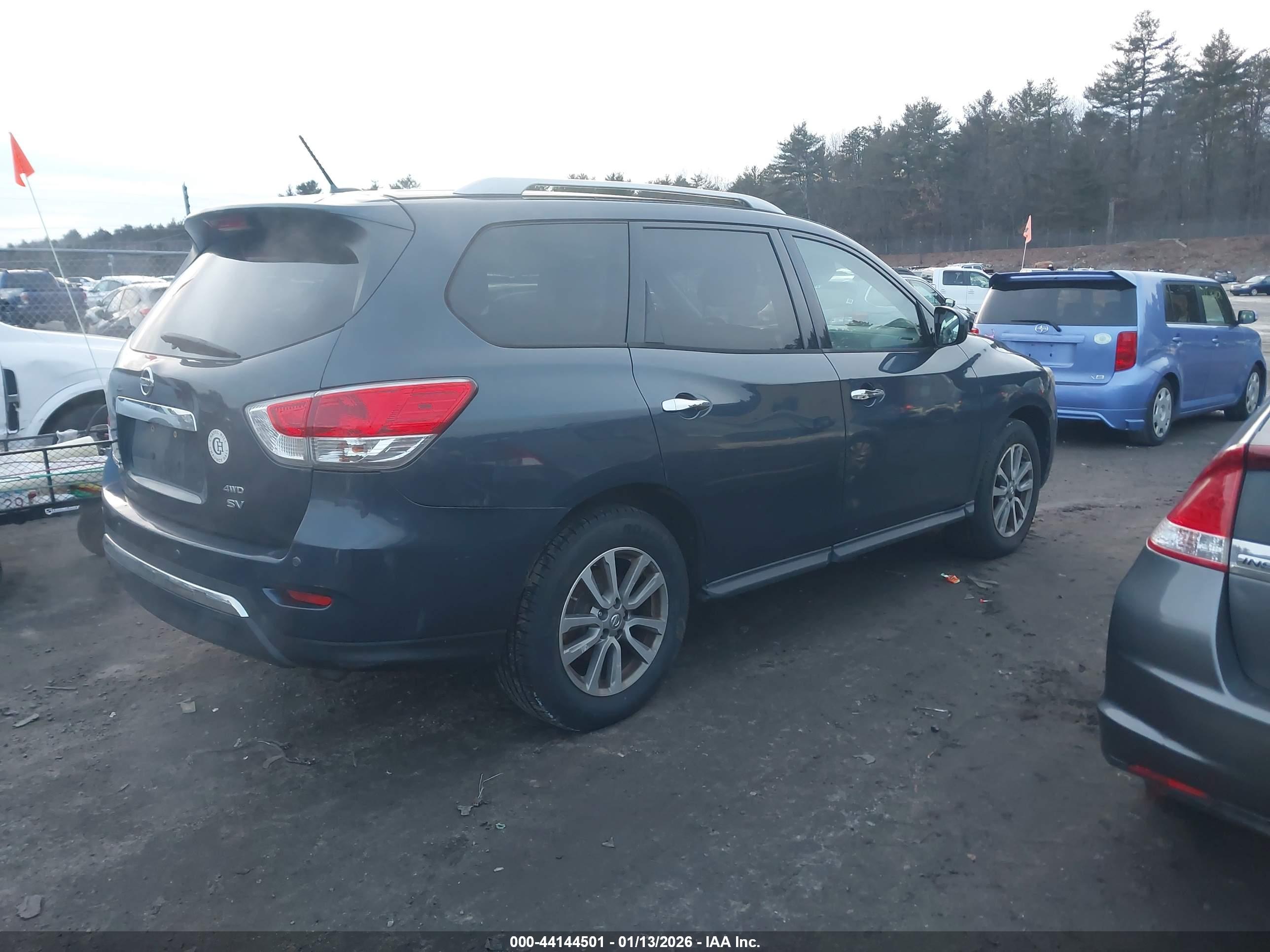 NISSAN PATHFINDER image 4