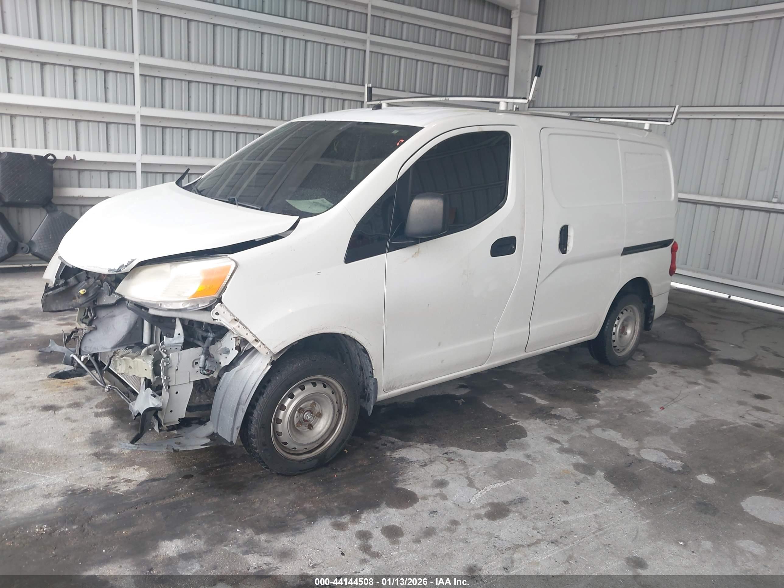 NISSAN NV200 image 2