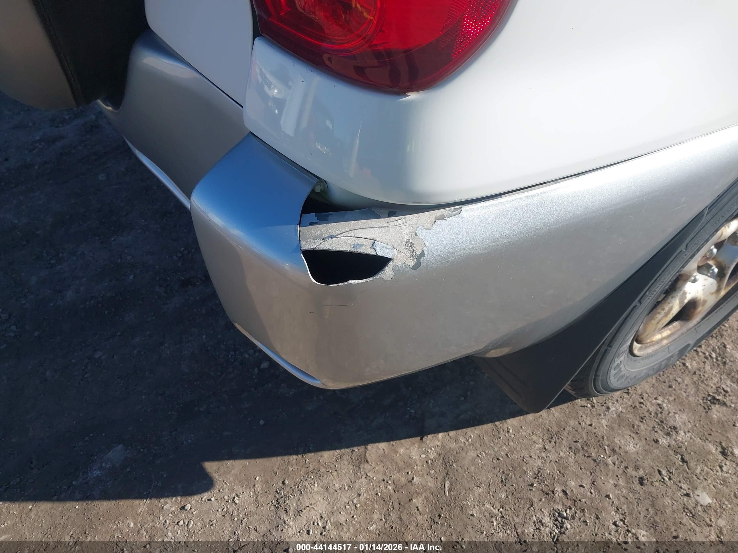 TOYOTA RAV4 image 6