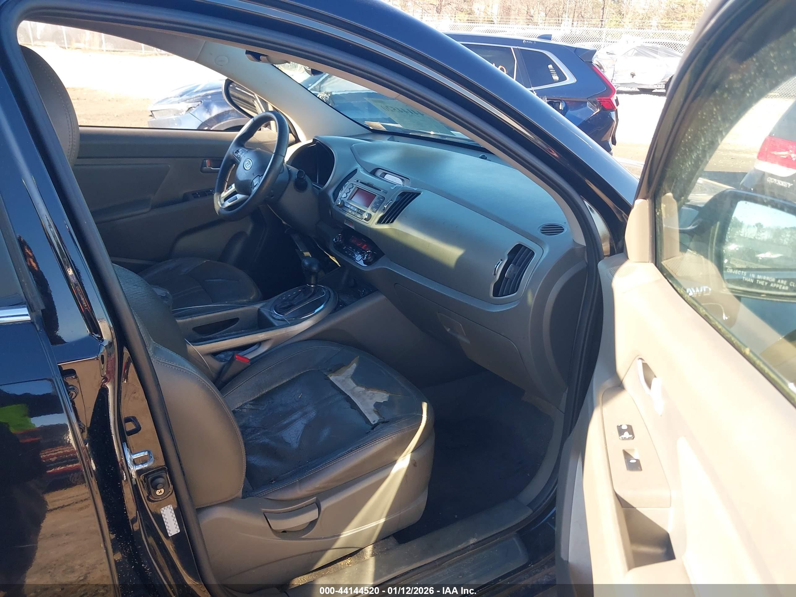 KIA SPORTAGE image 5