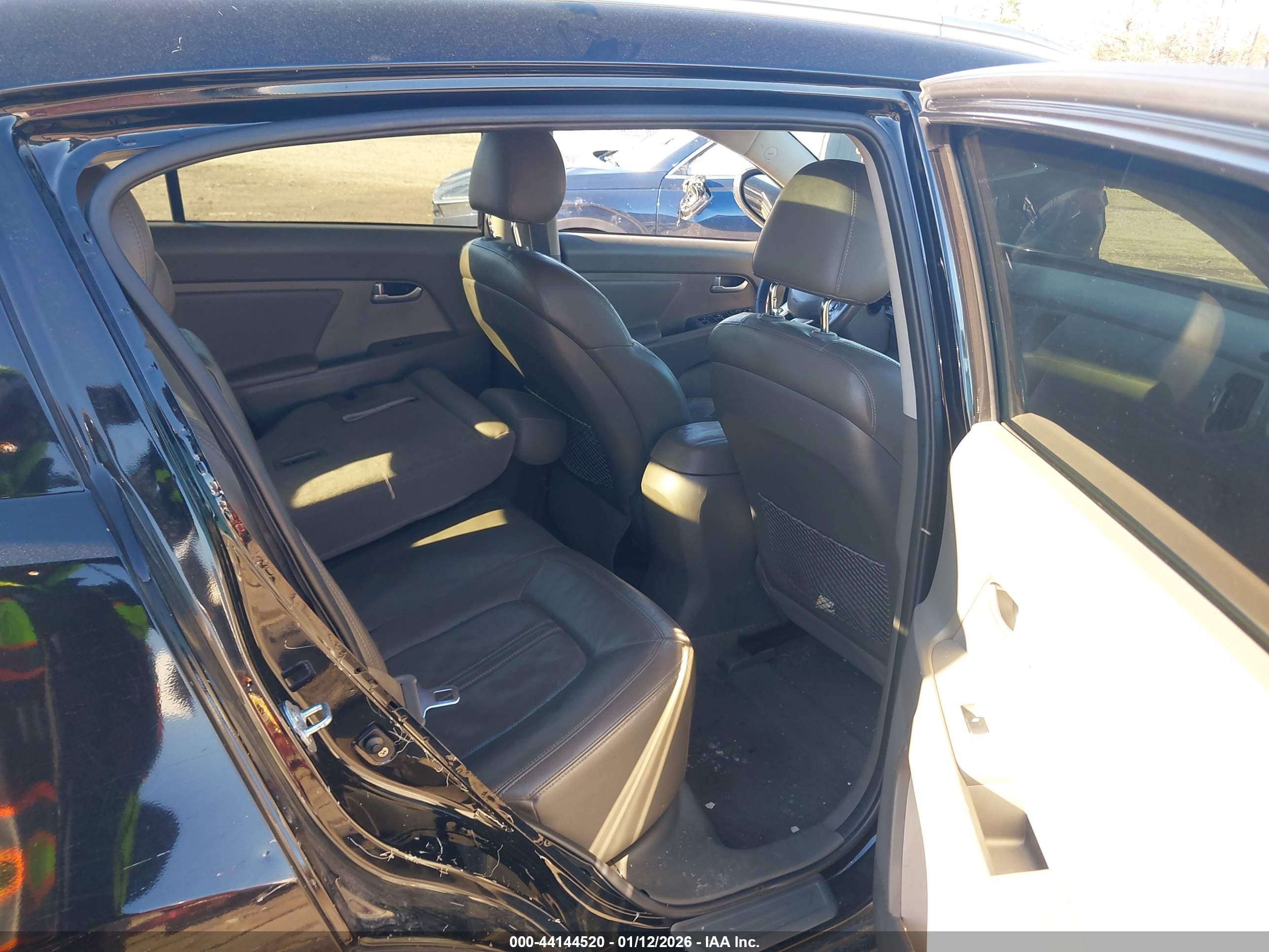 KIA SPORTAGE image 8