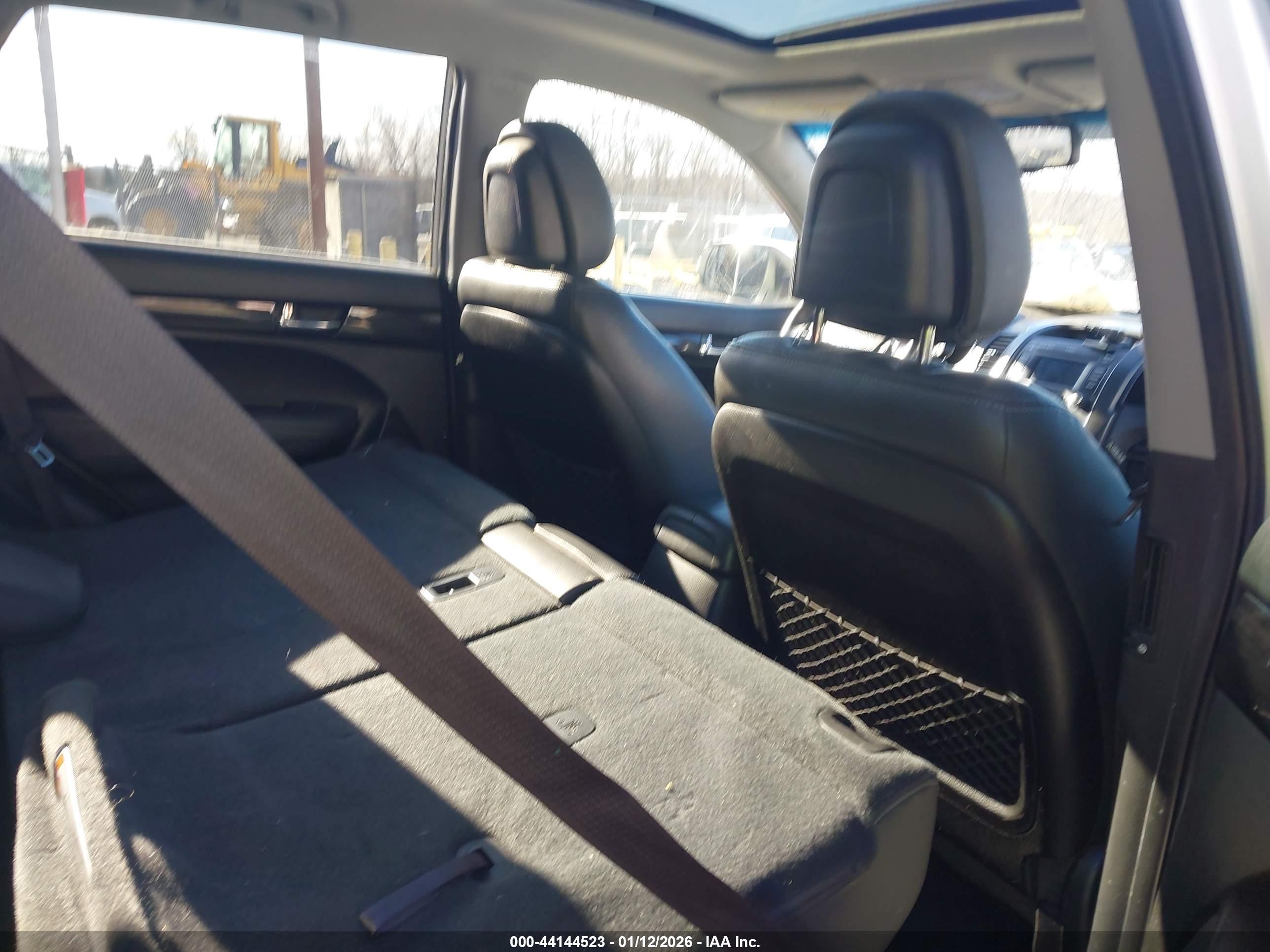 KIA SORENTO image 8