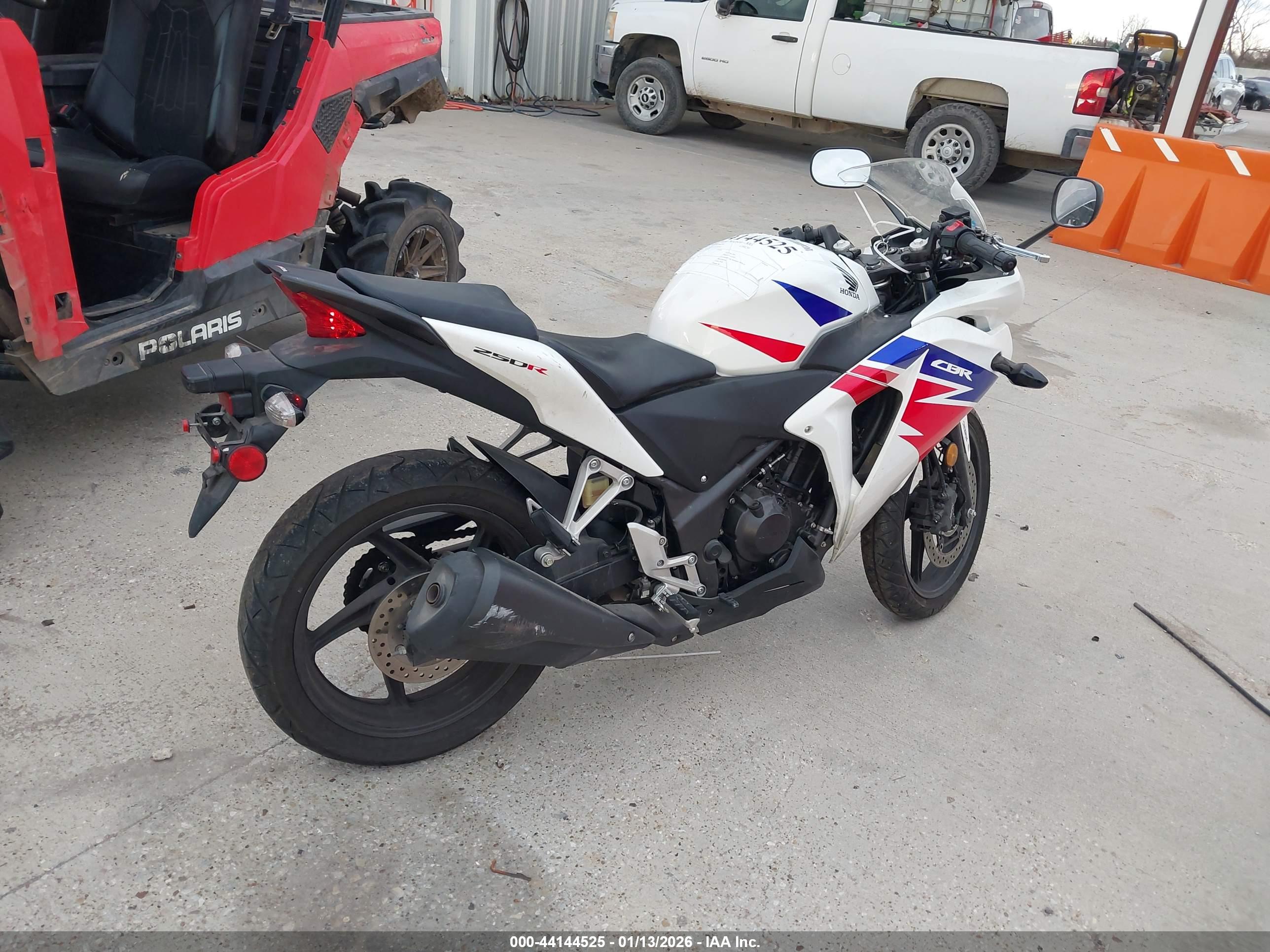 HONDA CBR250 image 4