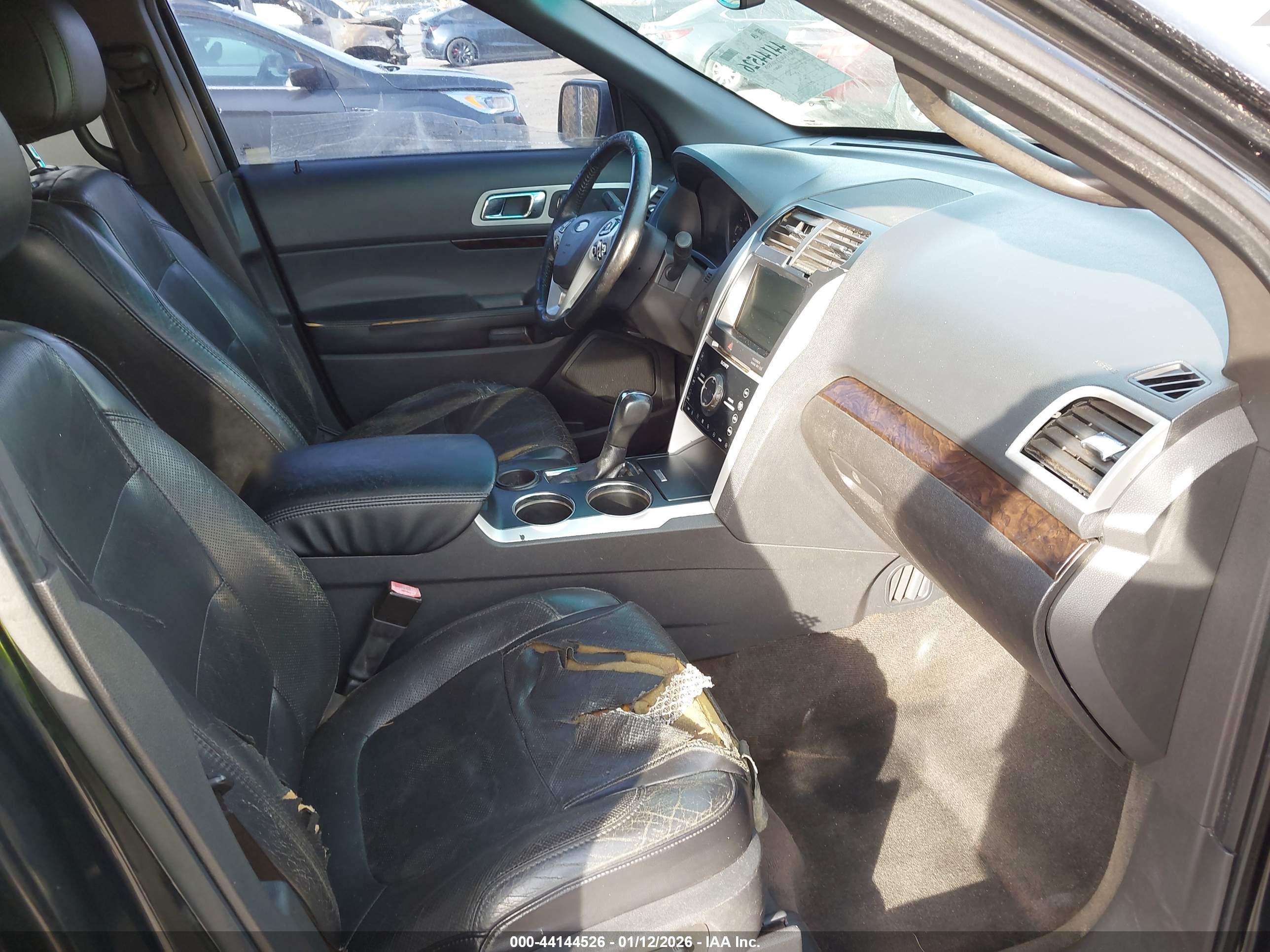 FORD EXPLORER image 5
