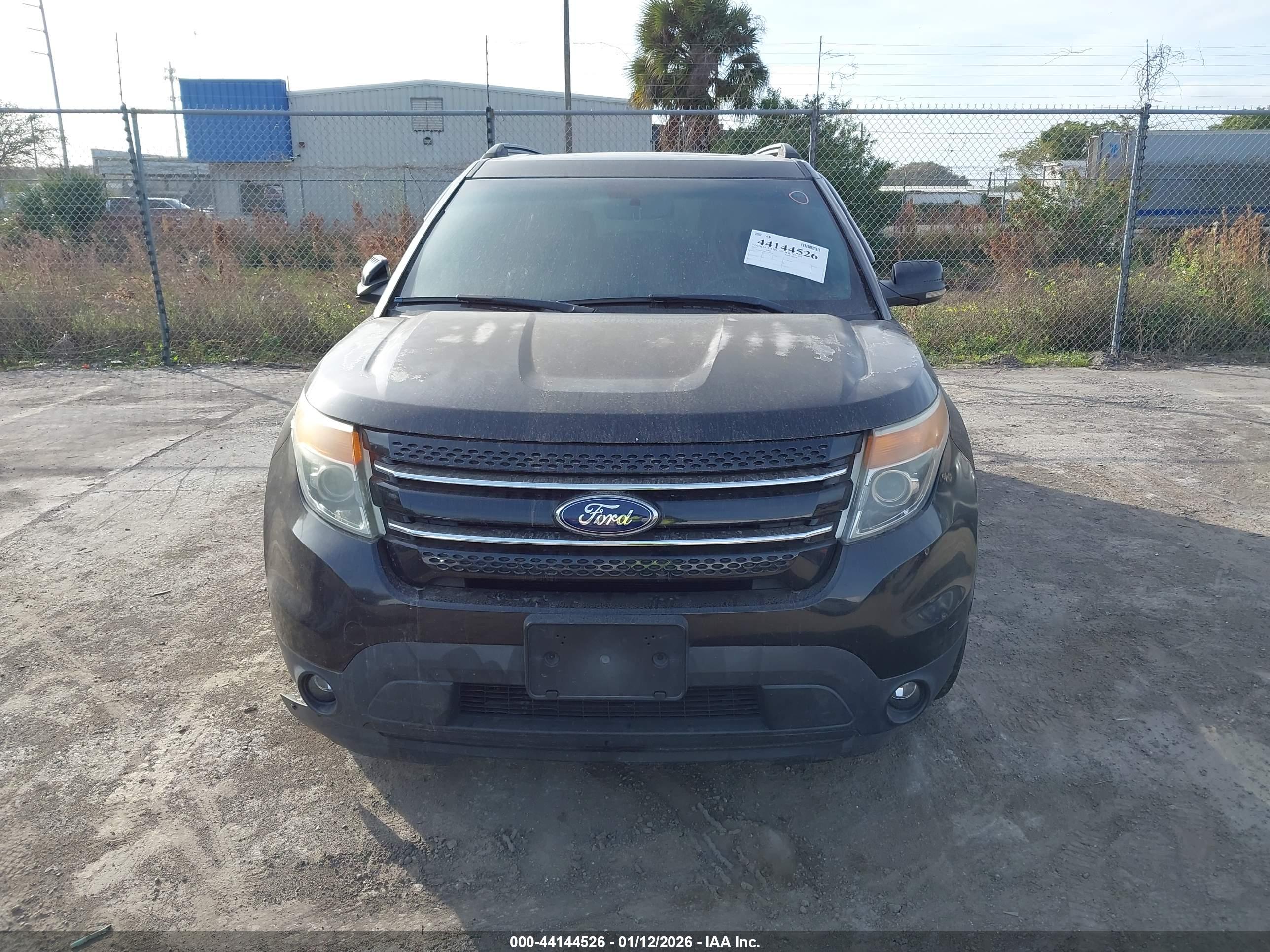 FORD EXPLORER image 6