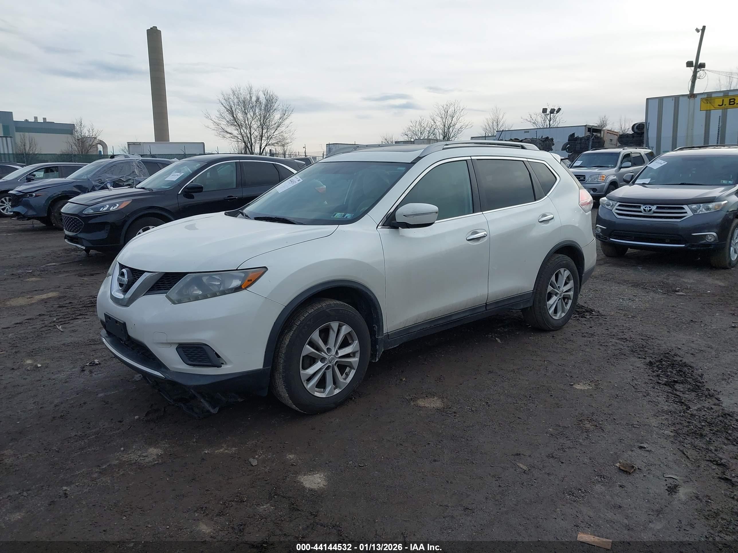 NISSAN ROGUE image 2