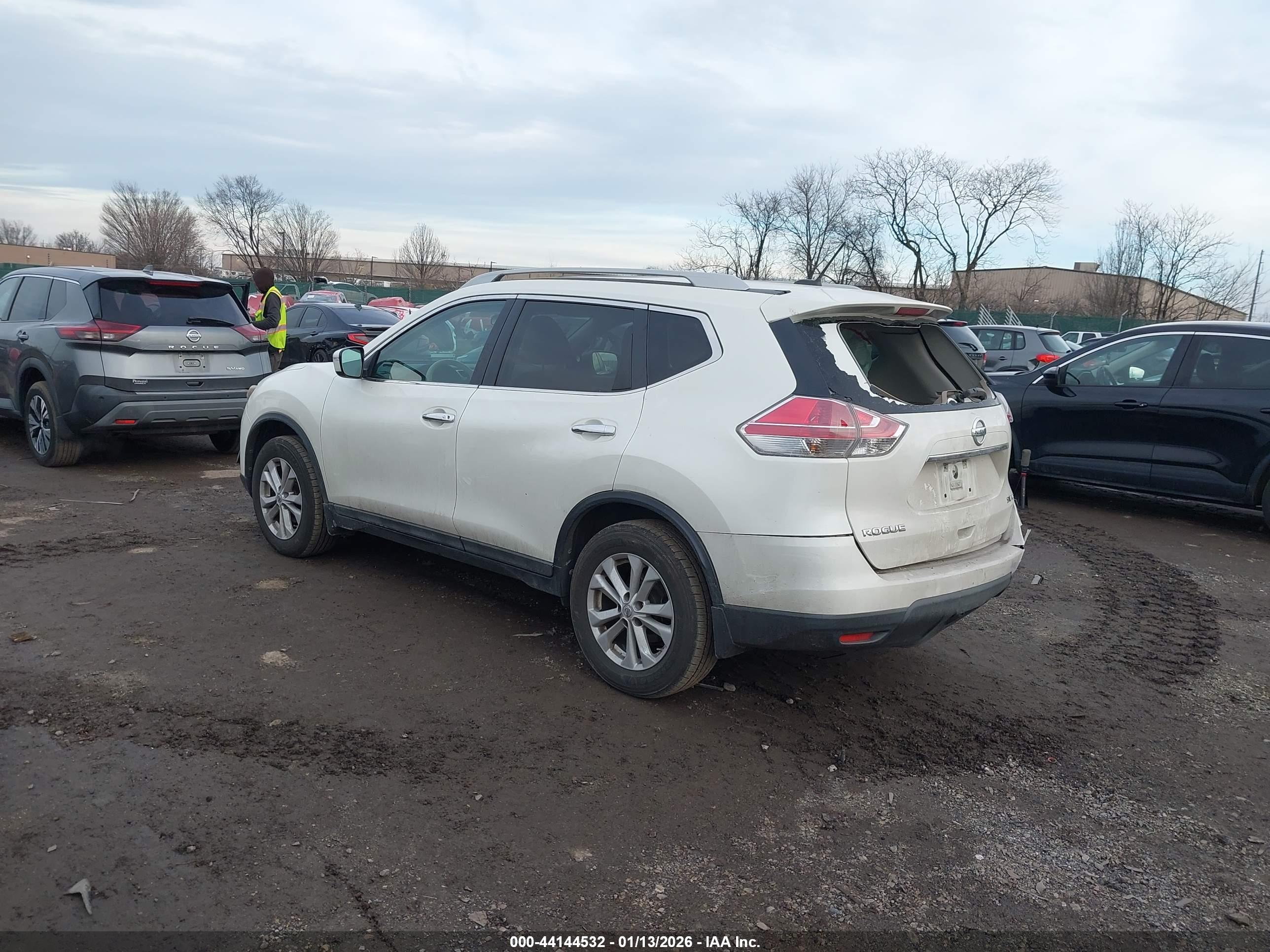 NISSAN ROGUE image 3