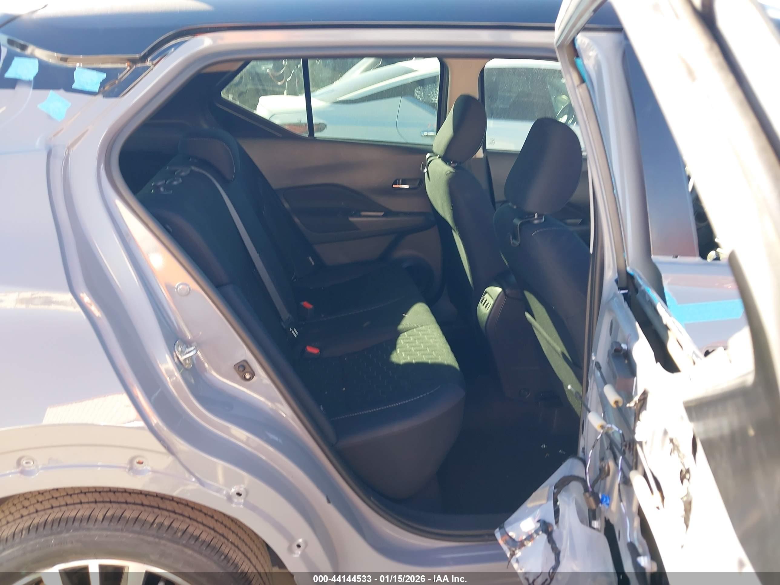 NISSAN KICKS image 8