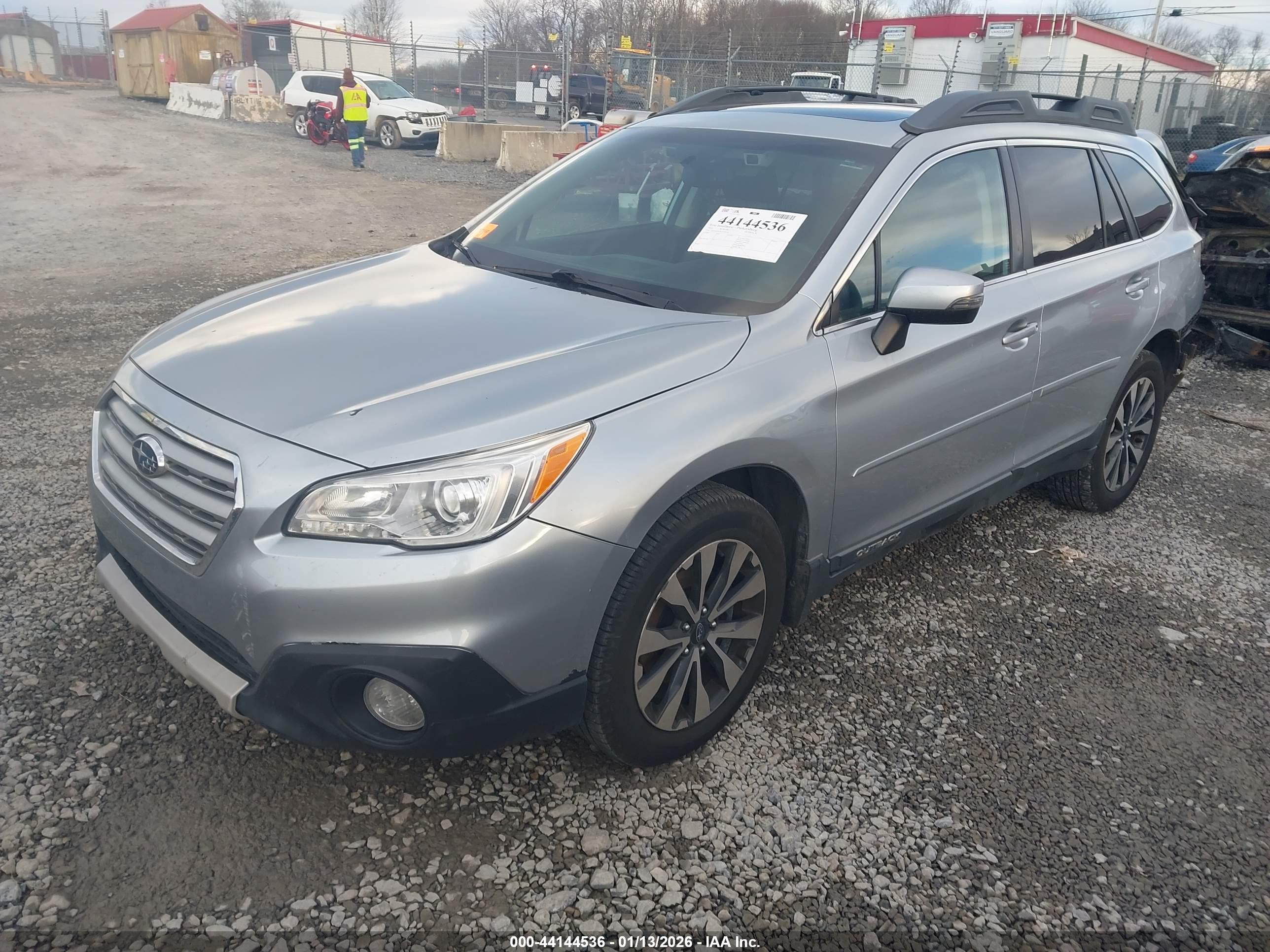 SUBARU OUTBACK image 2