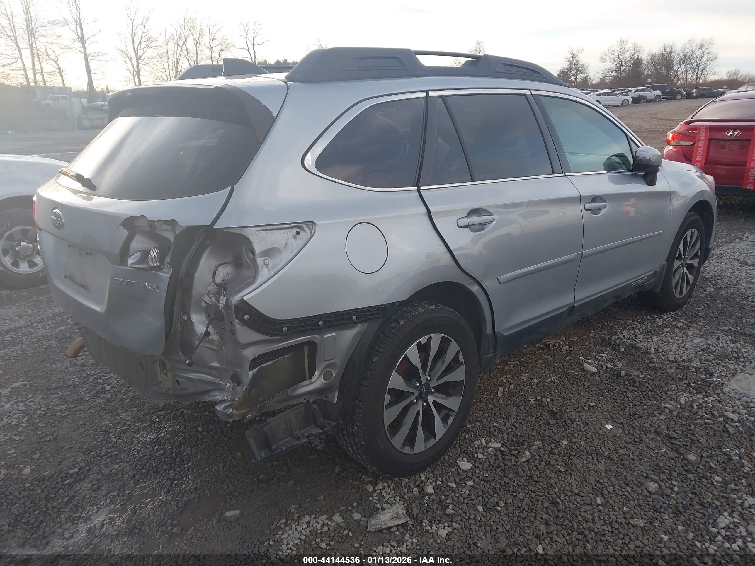 SUBARU OUTBACK image 4