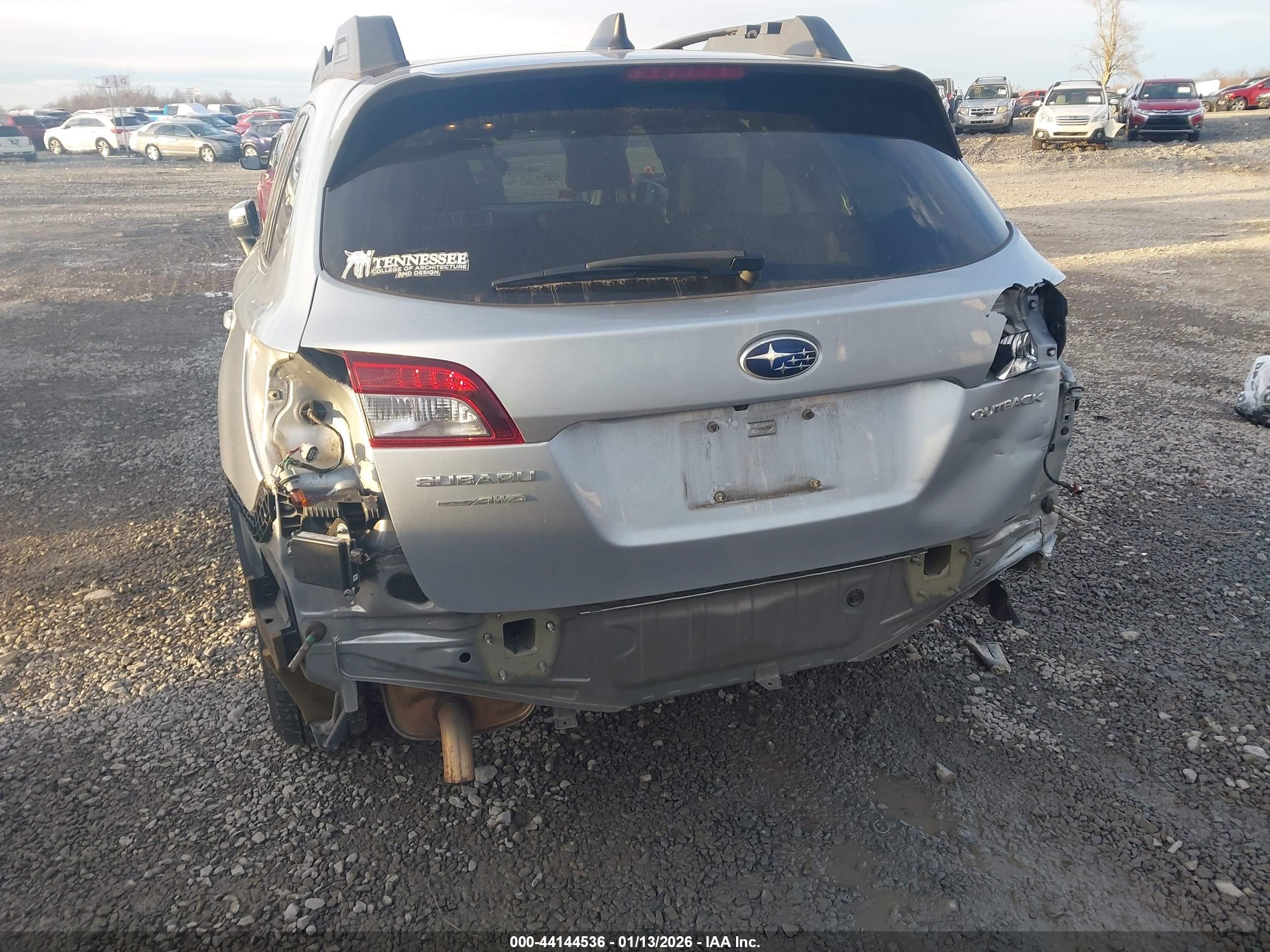 SUBARU OUTBACK image 6