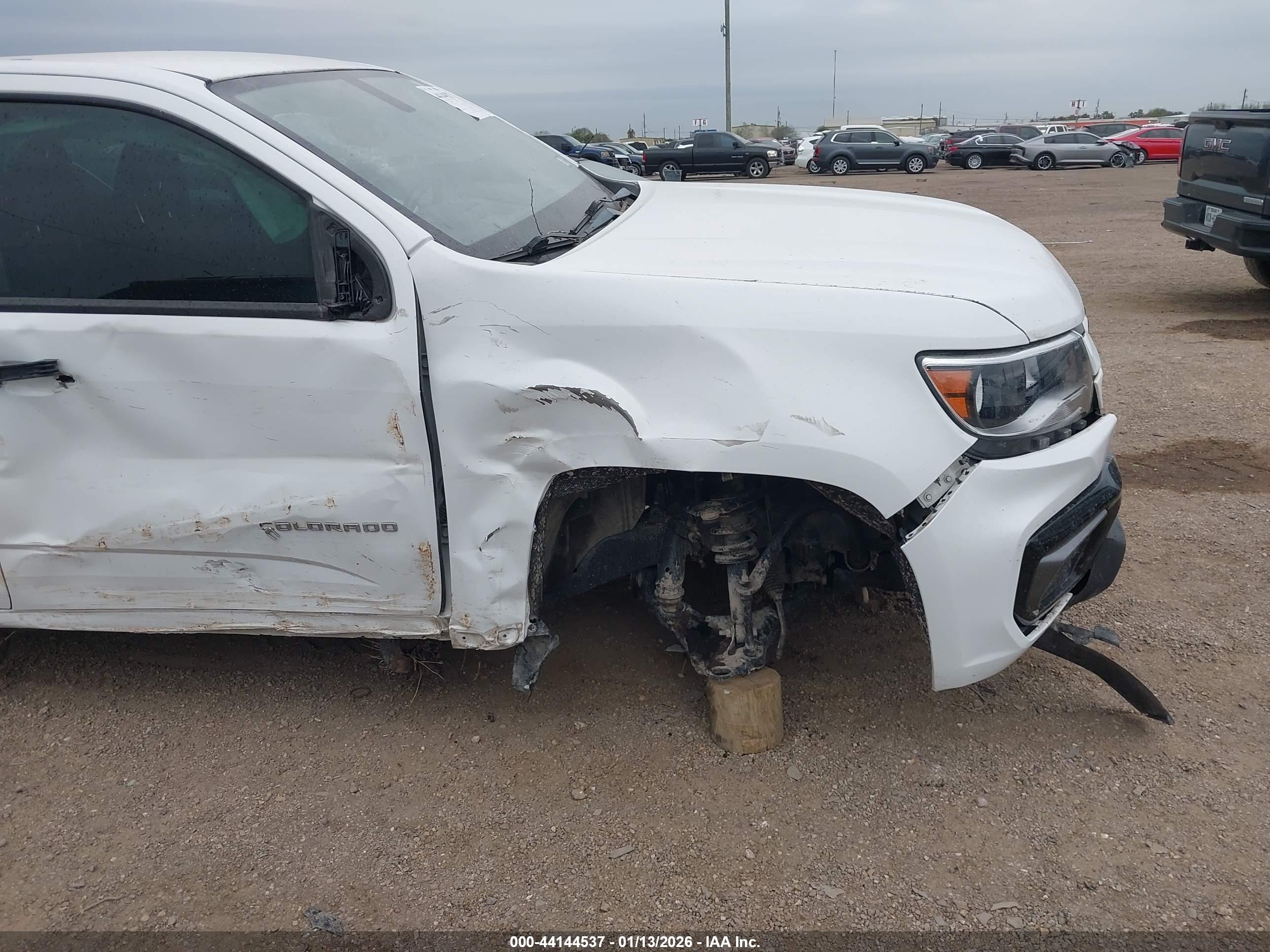 CHEVROLET COLORADO image 6