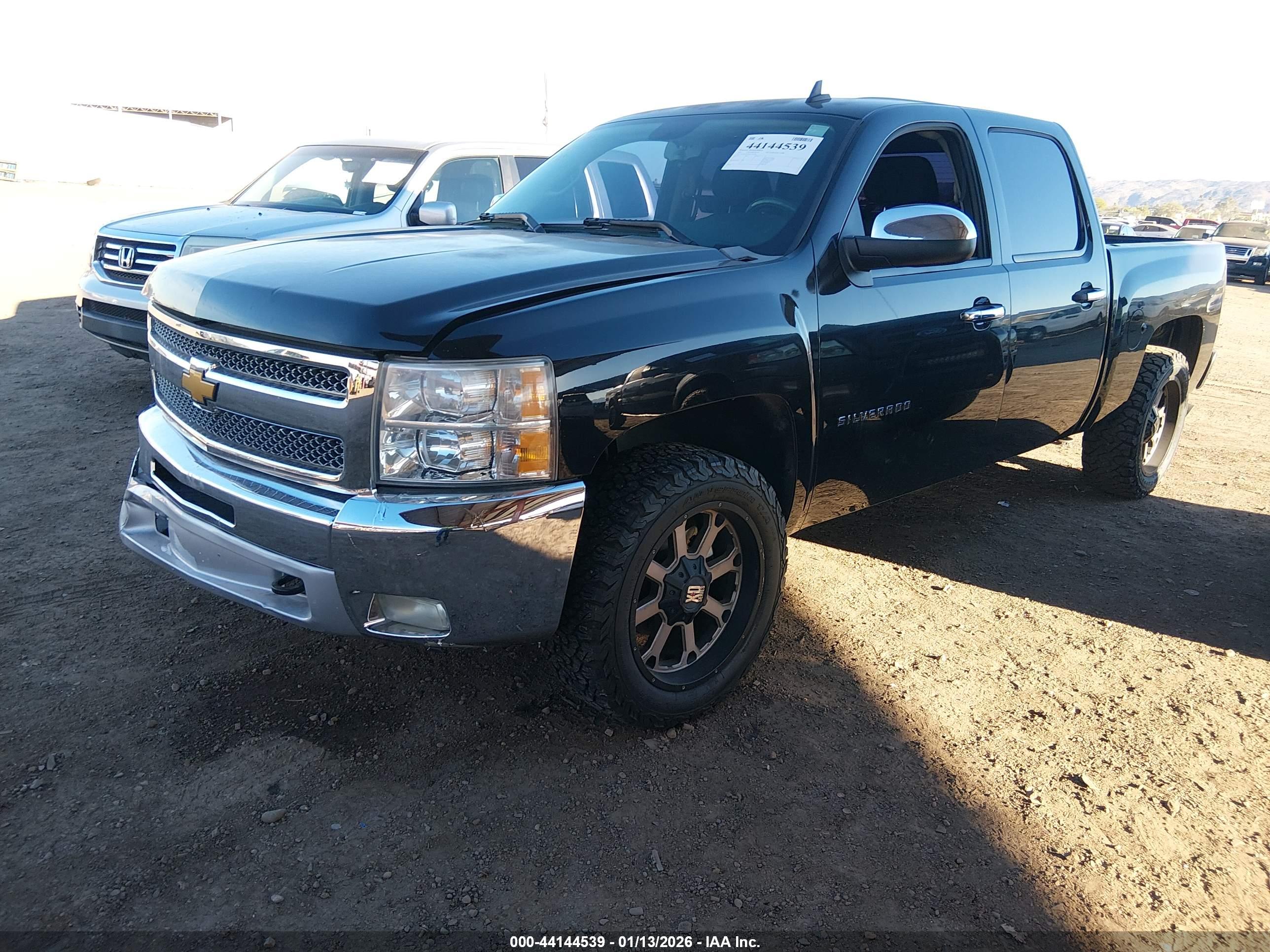 CHEVROLET SILVERADO image 2
