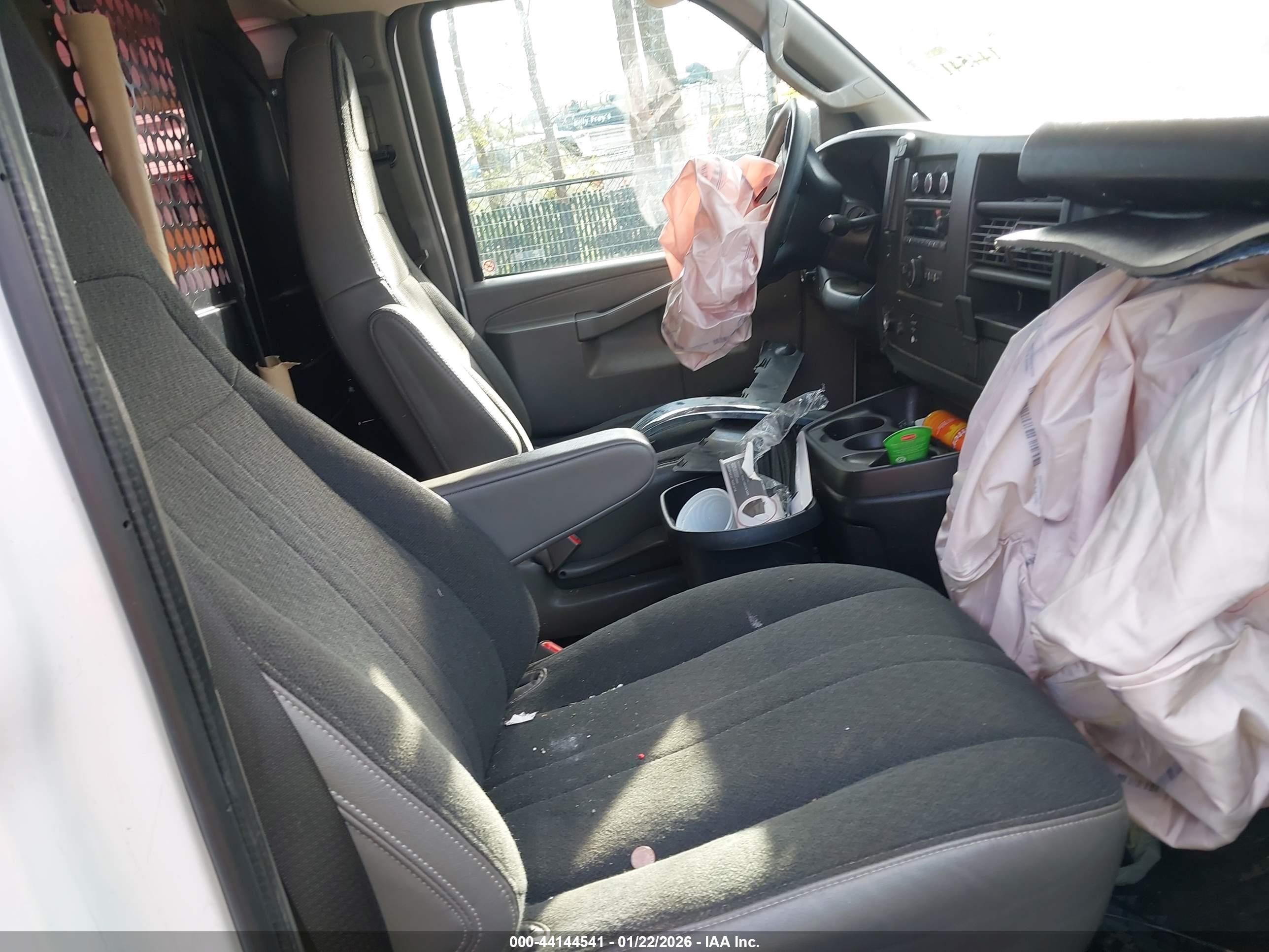 CHEVROLET EXPRESS image 5