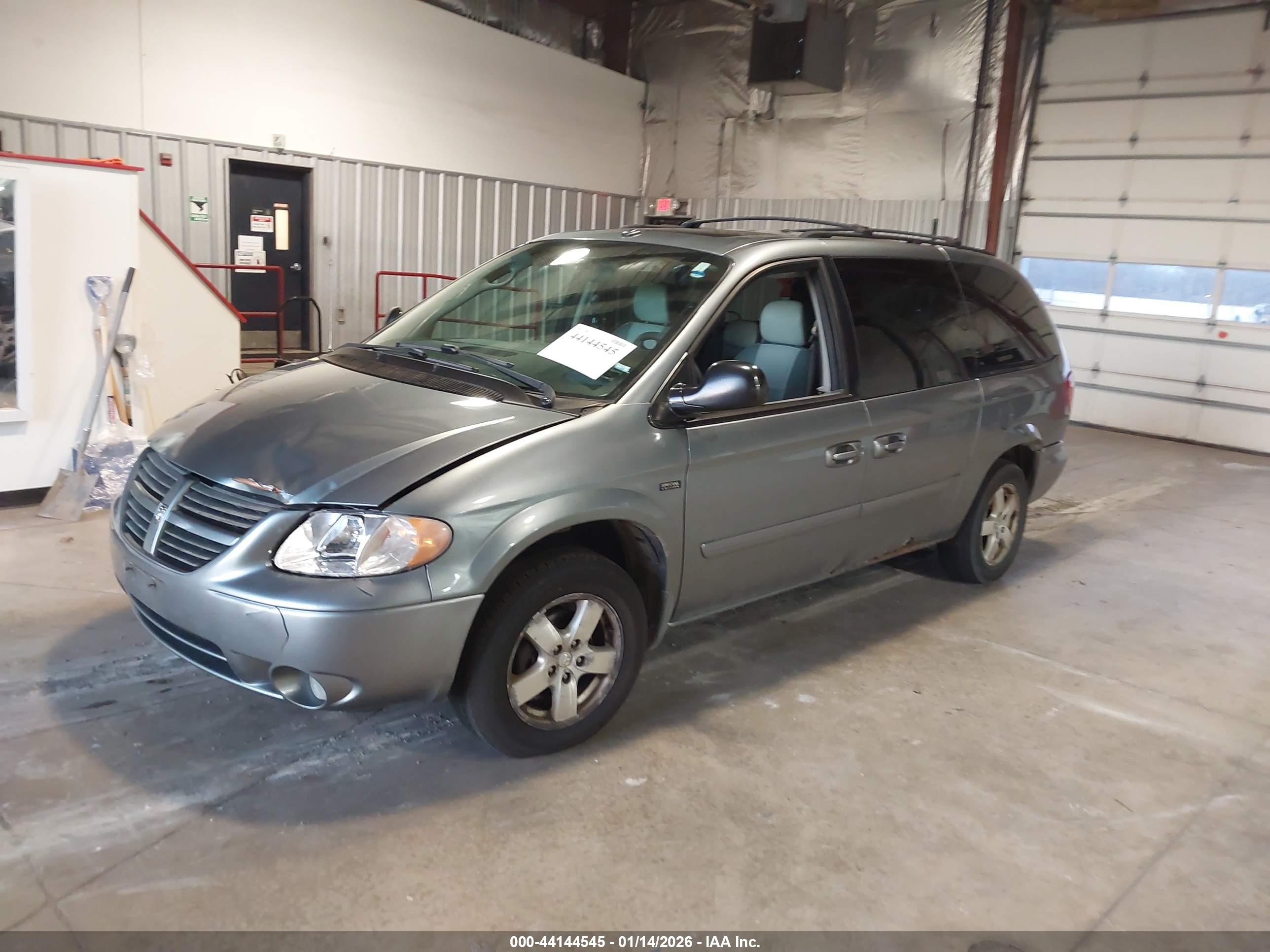DODGE GRAND image 2