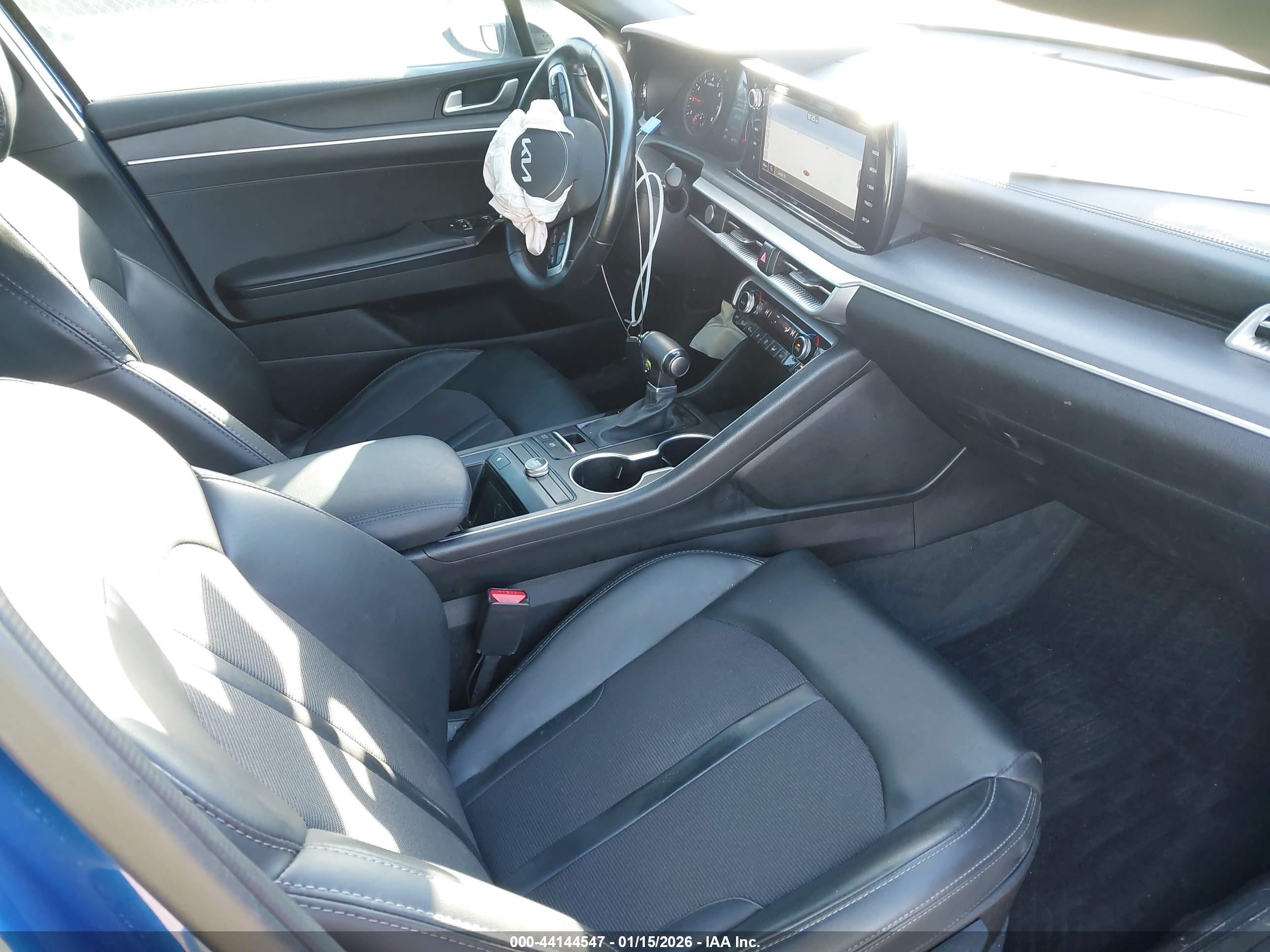 KIA K5 image 5