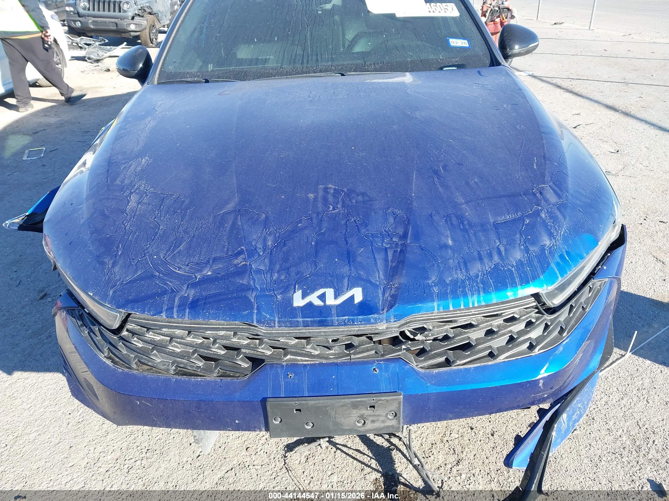 KIA K5 image 6