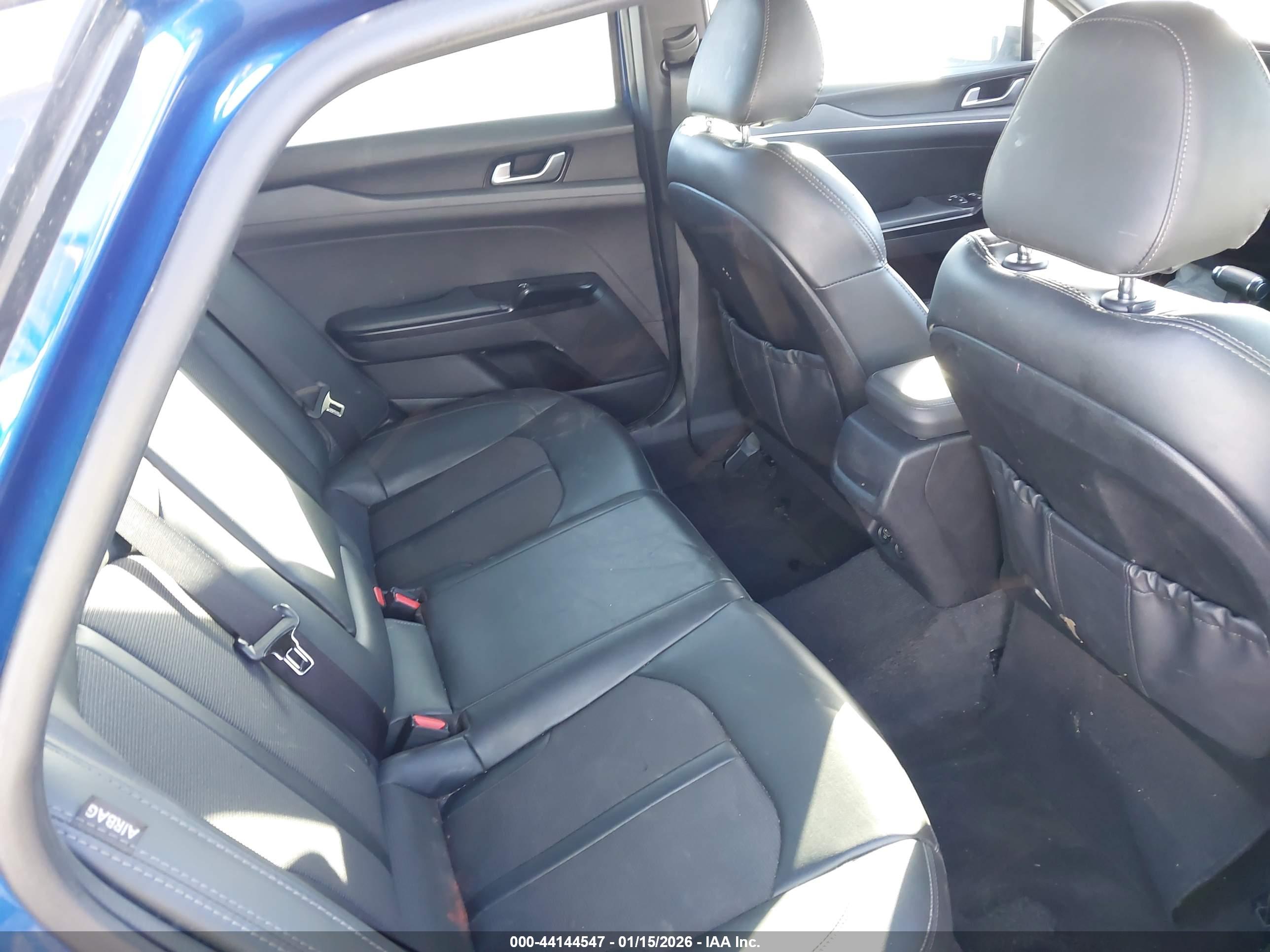 KIA K5 image 8