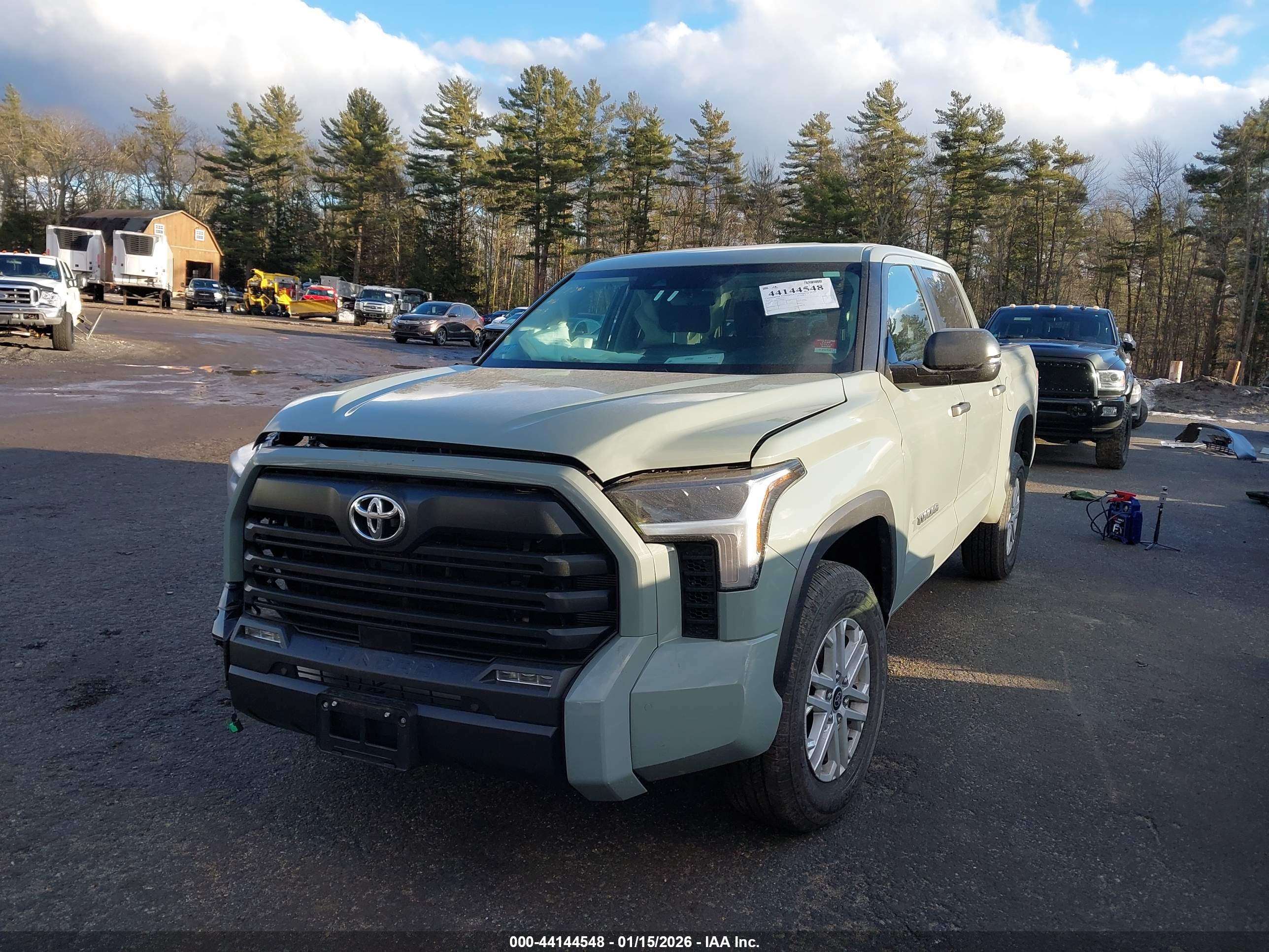 TOYOTA TUNDRA image 2