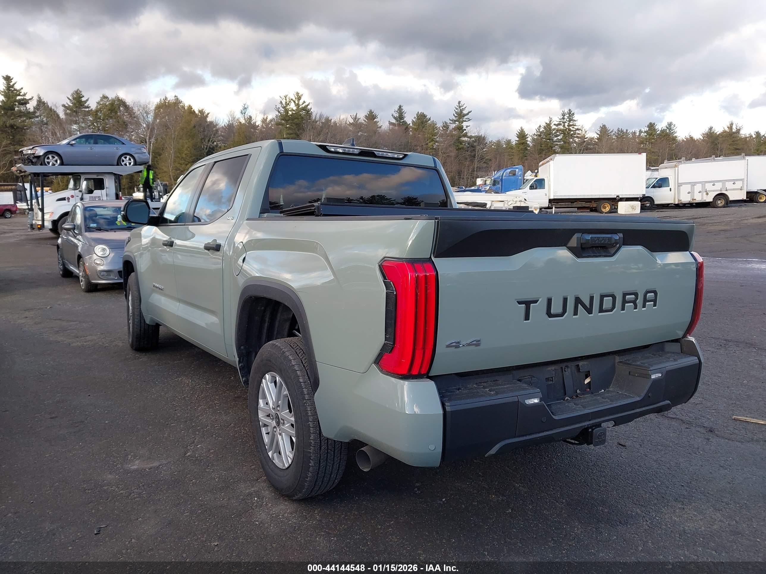 TOYOTA TUNDRA image 3