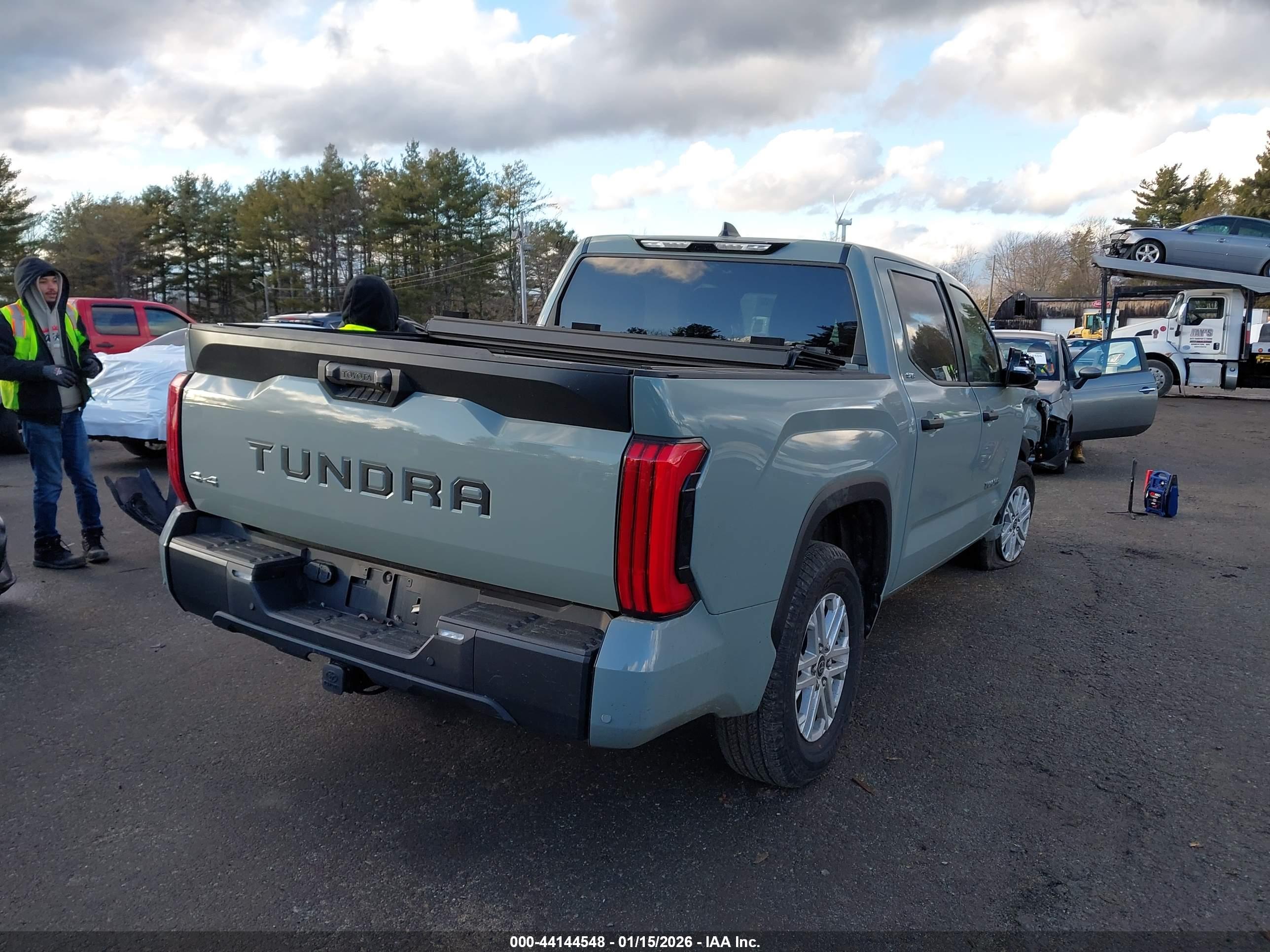 TOYOTA TUNDRA image 4