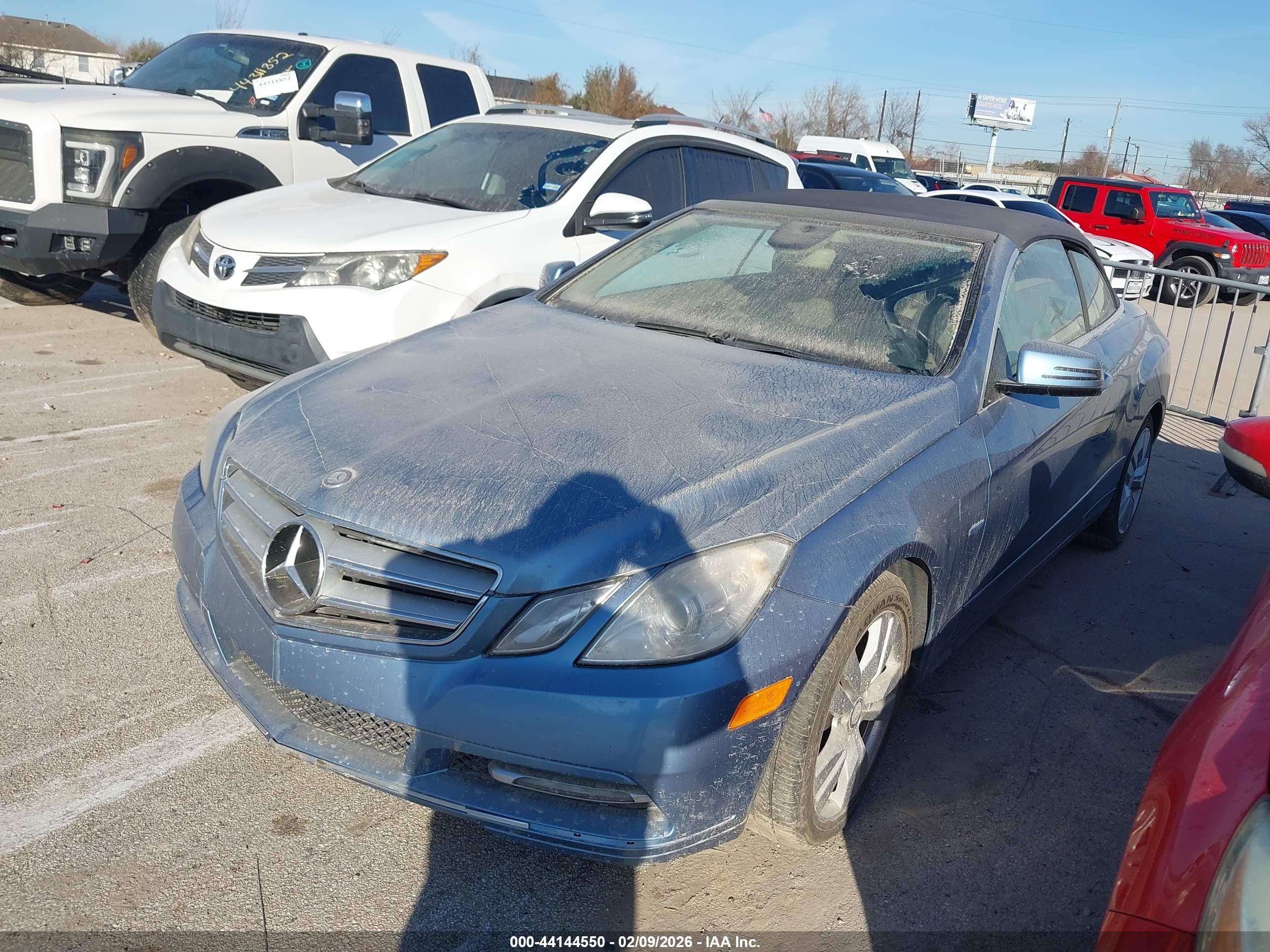 MERCEDES-BENZ E image 2