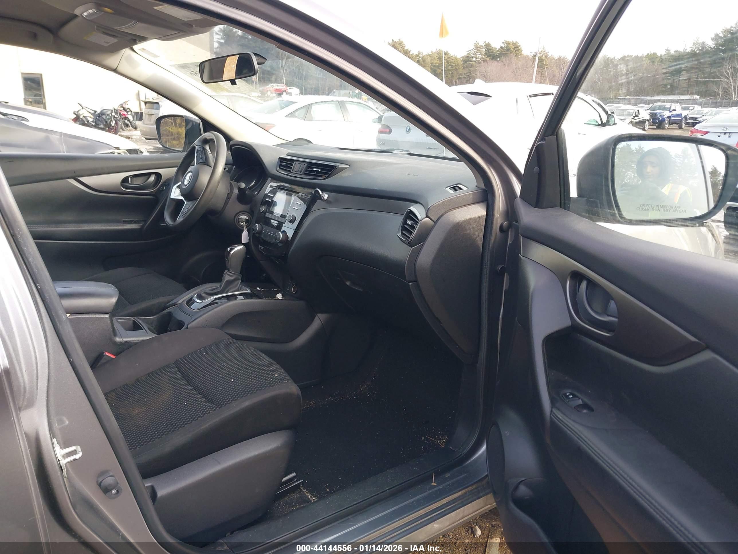 NISSAN ROGUE image 5