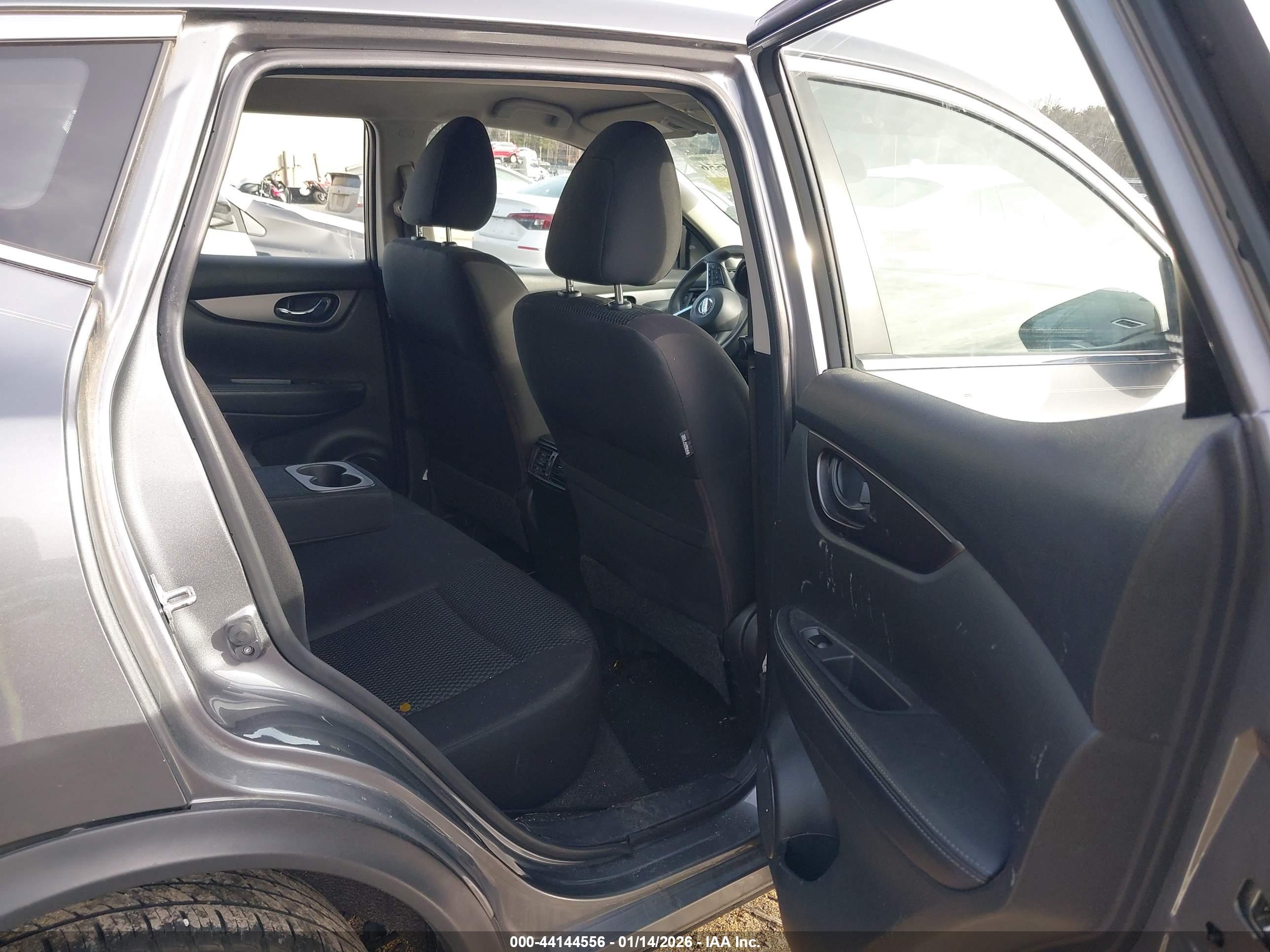 NISSAN ROGUE image 8