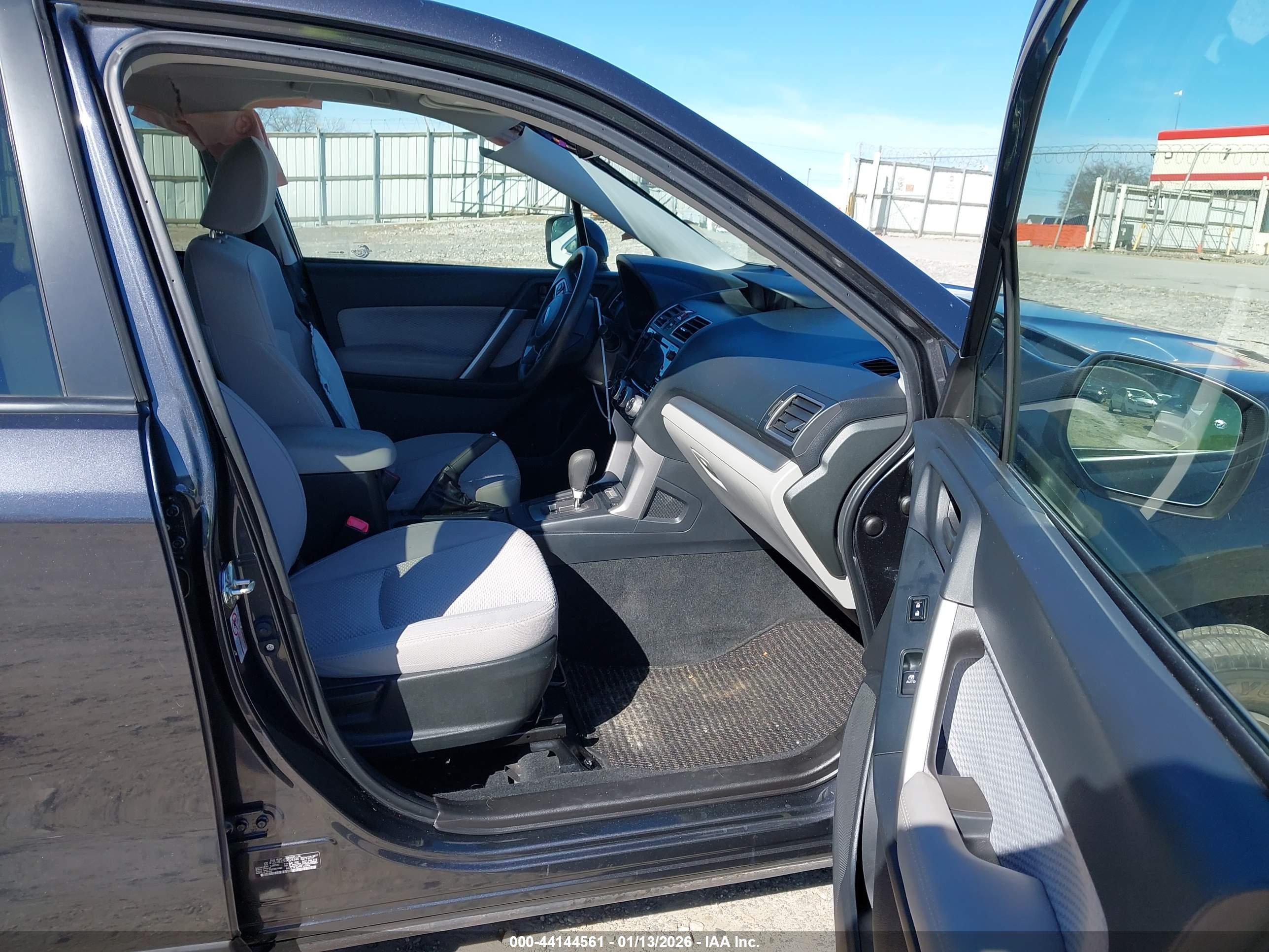 SUBARU FORESTER image 5