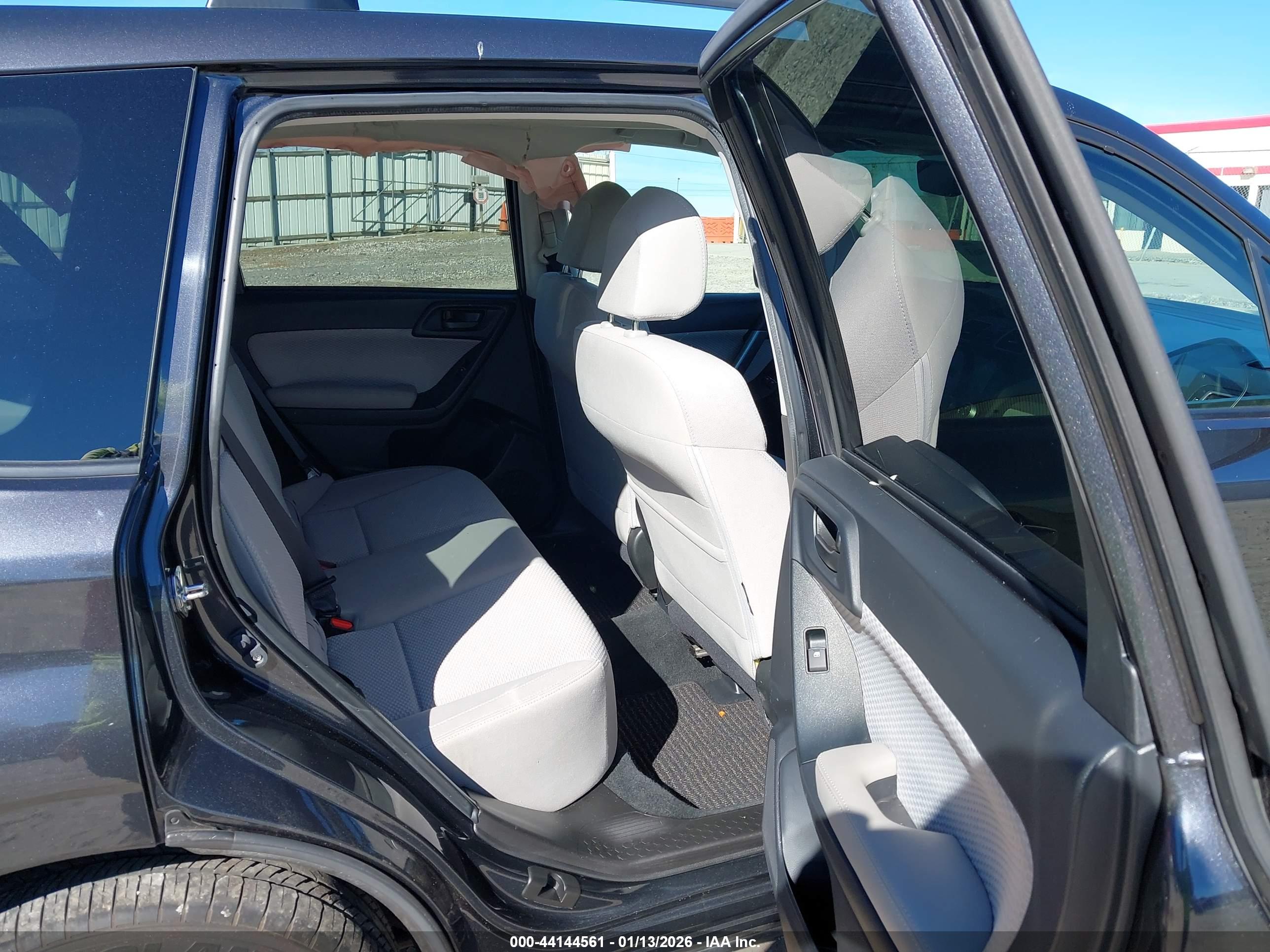SUBARU FORESTER image 8