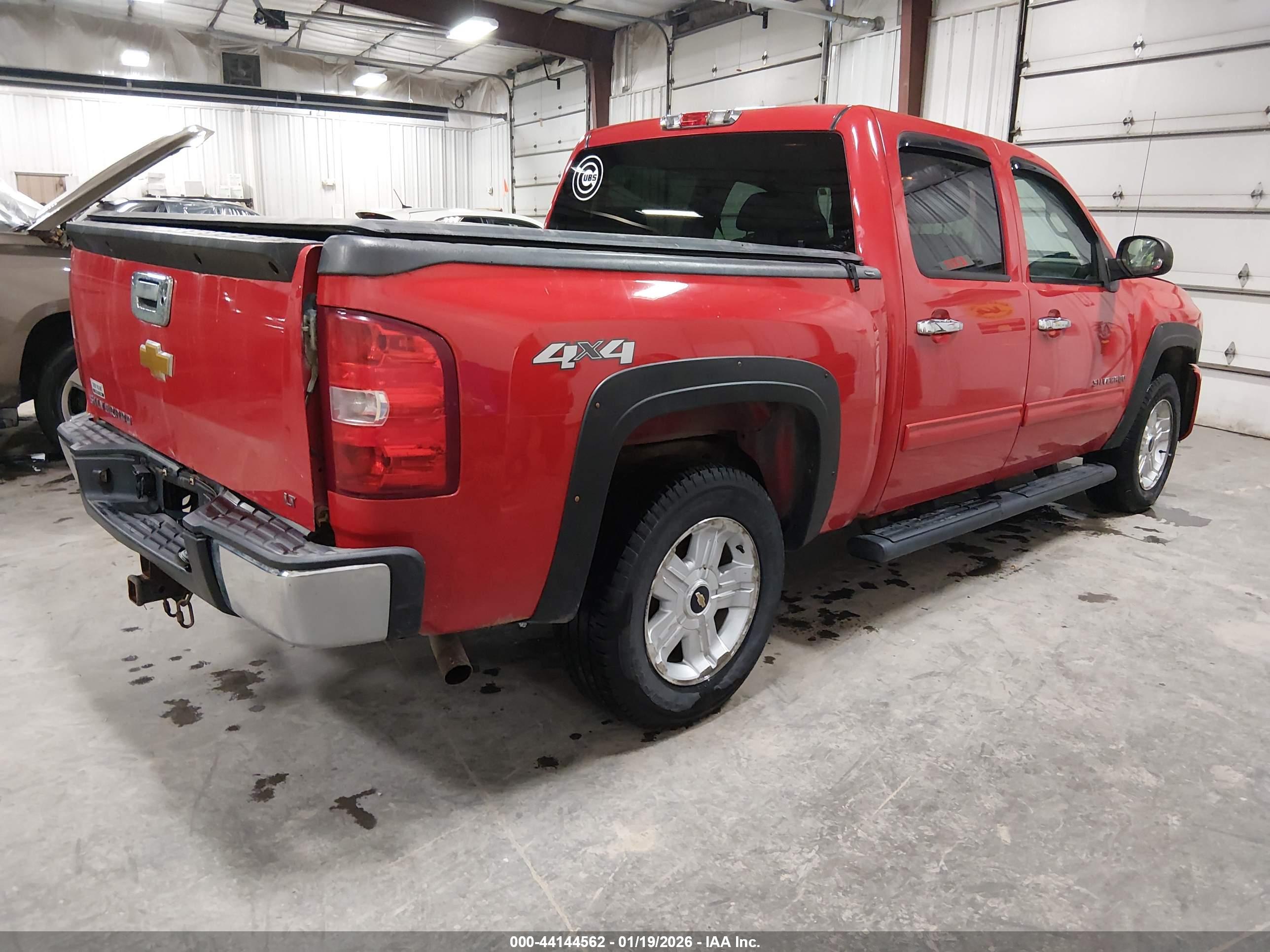 CHEVROLET SILVERADO image 4