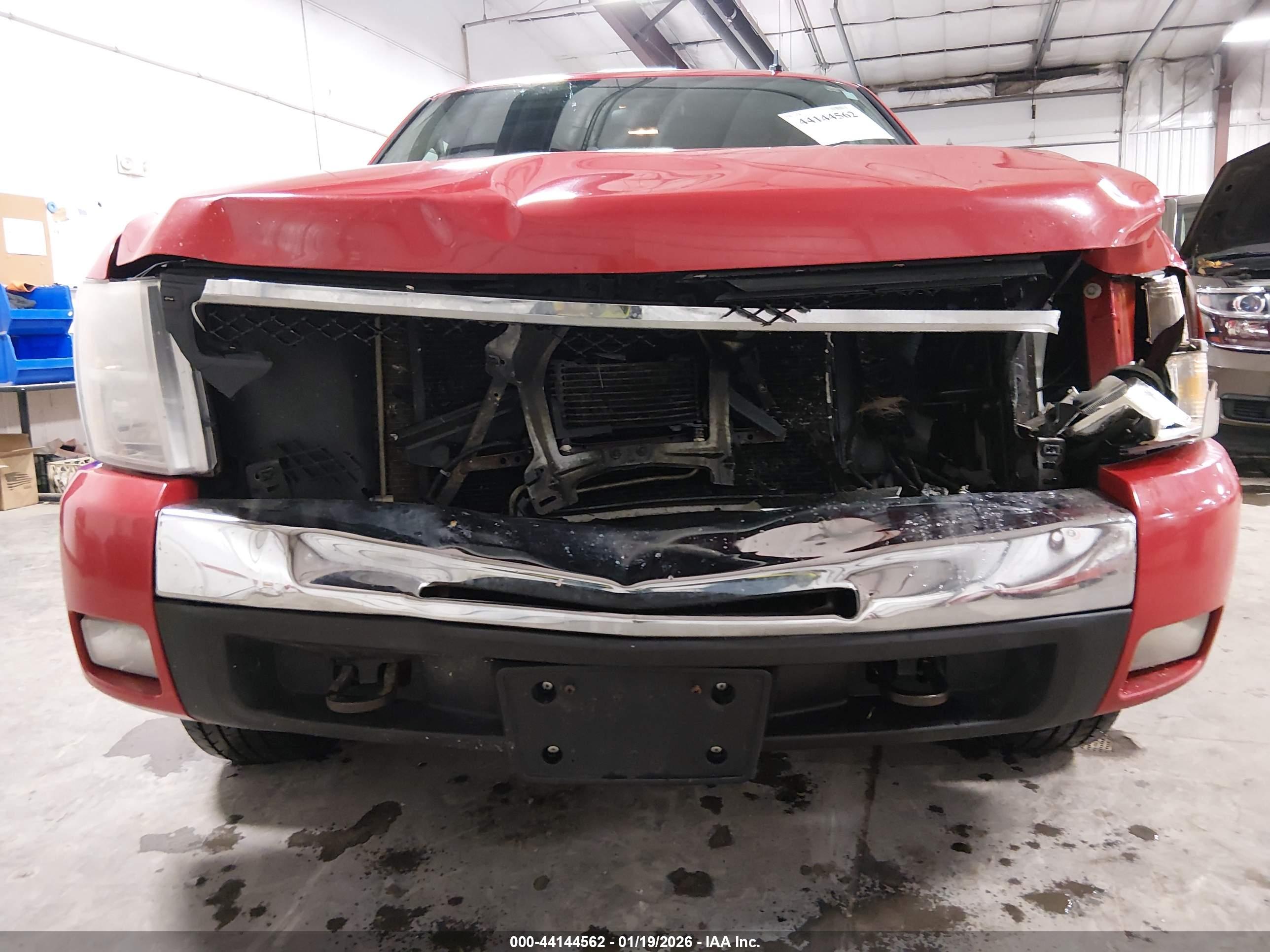 CHEVROLET SILVERADO image 6