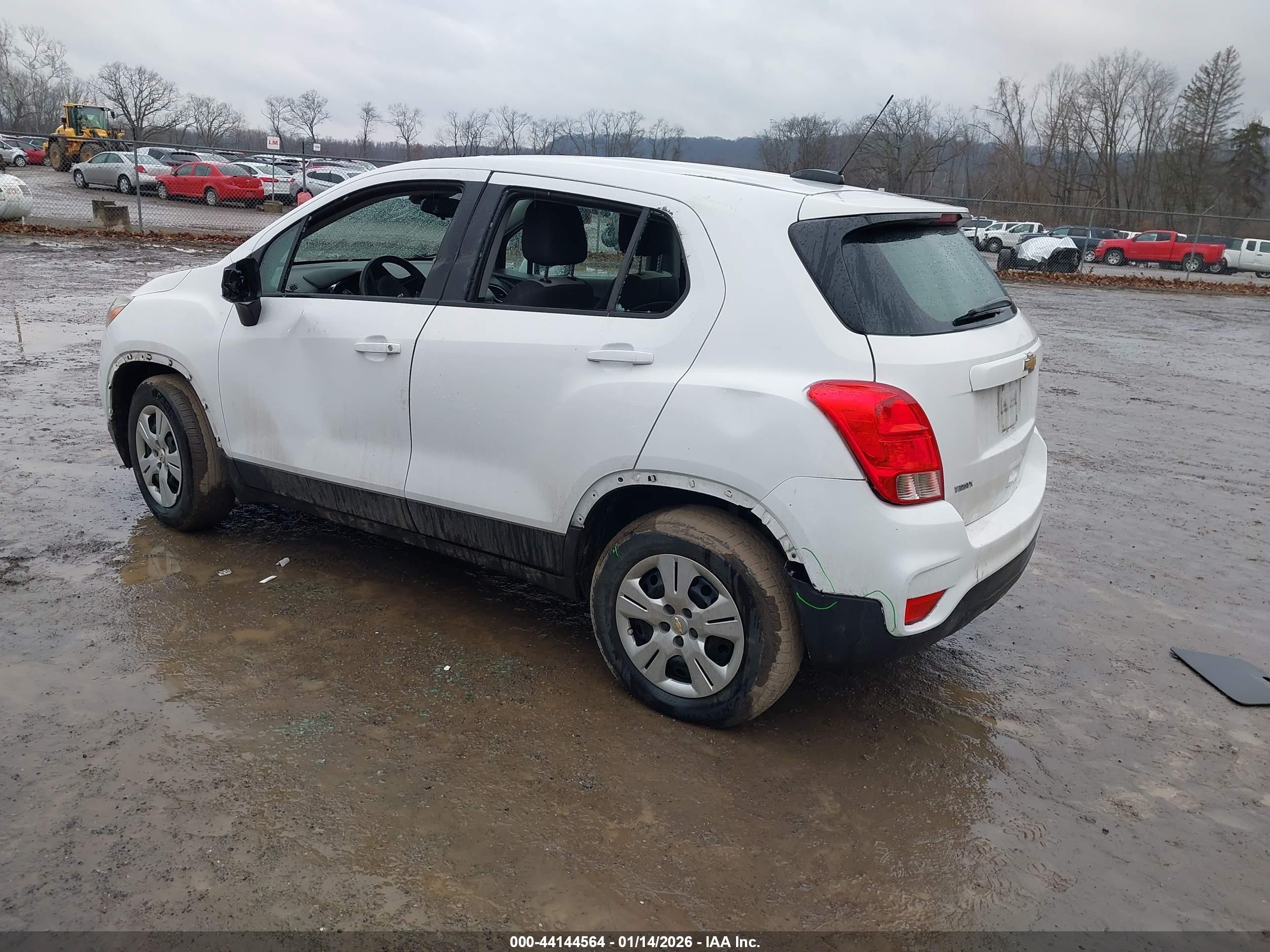 CHEVROLET TRAX image 3