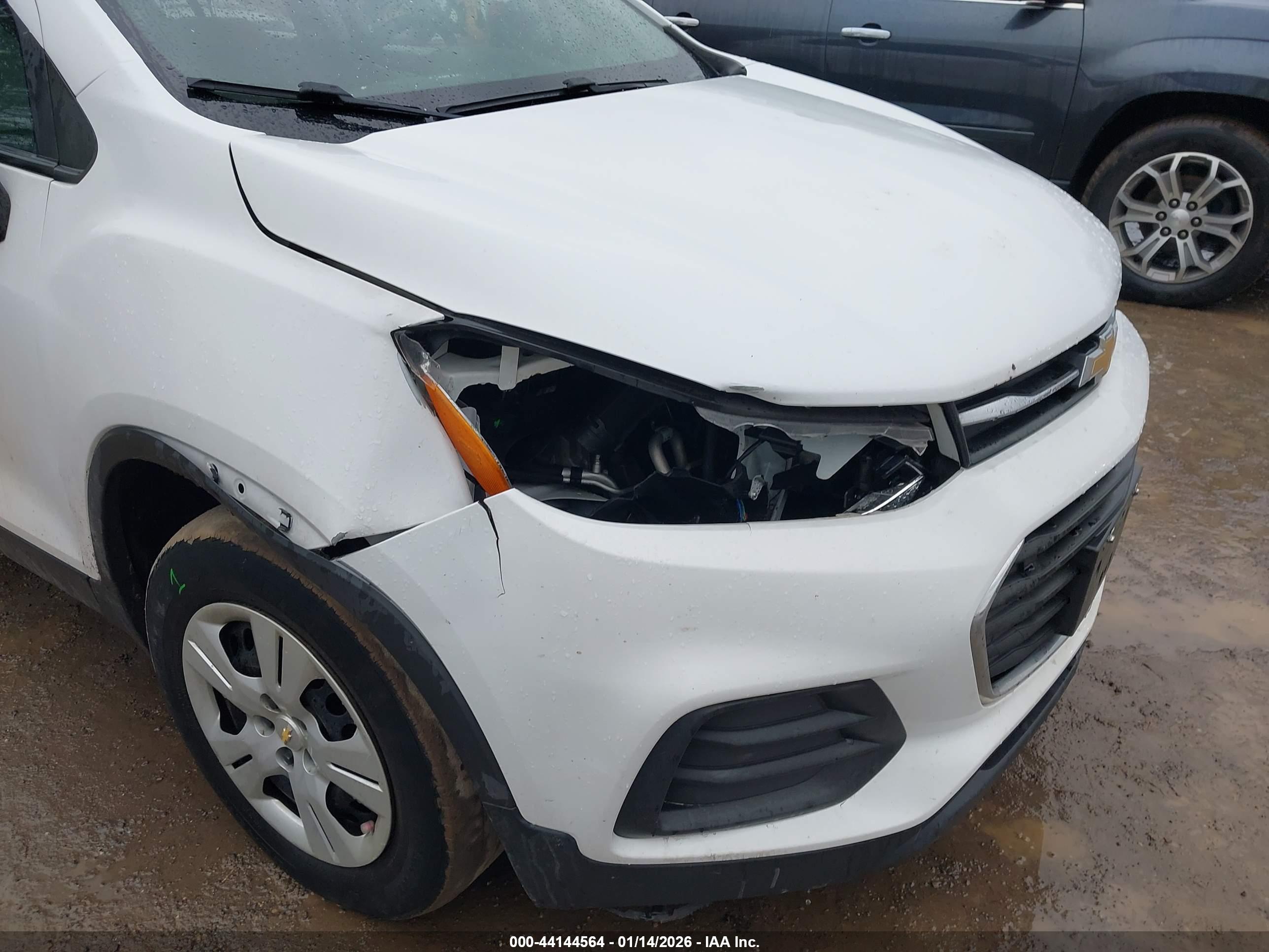 CHEVROLET TRAX image 6