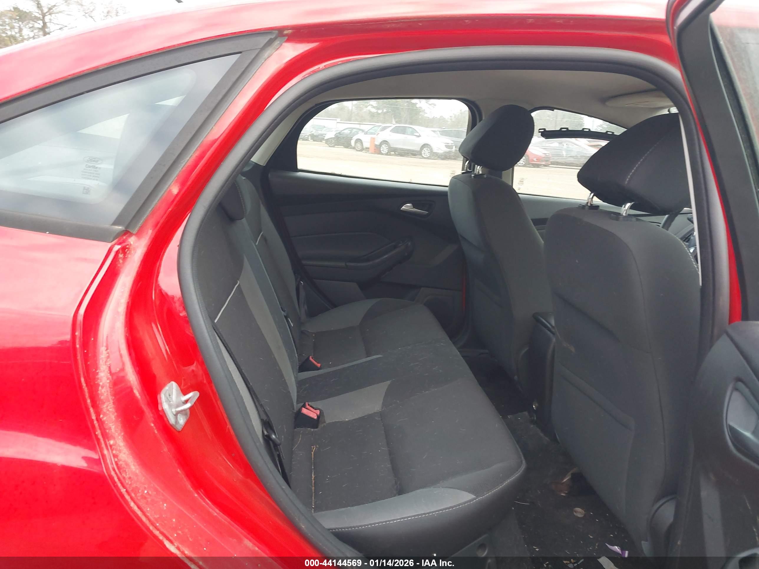 FORD FOCUS image 8