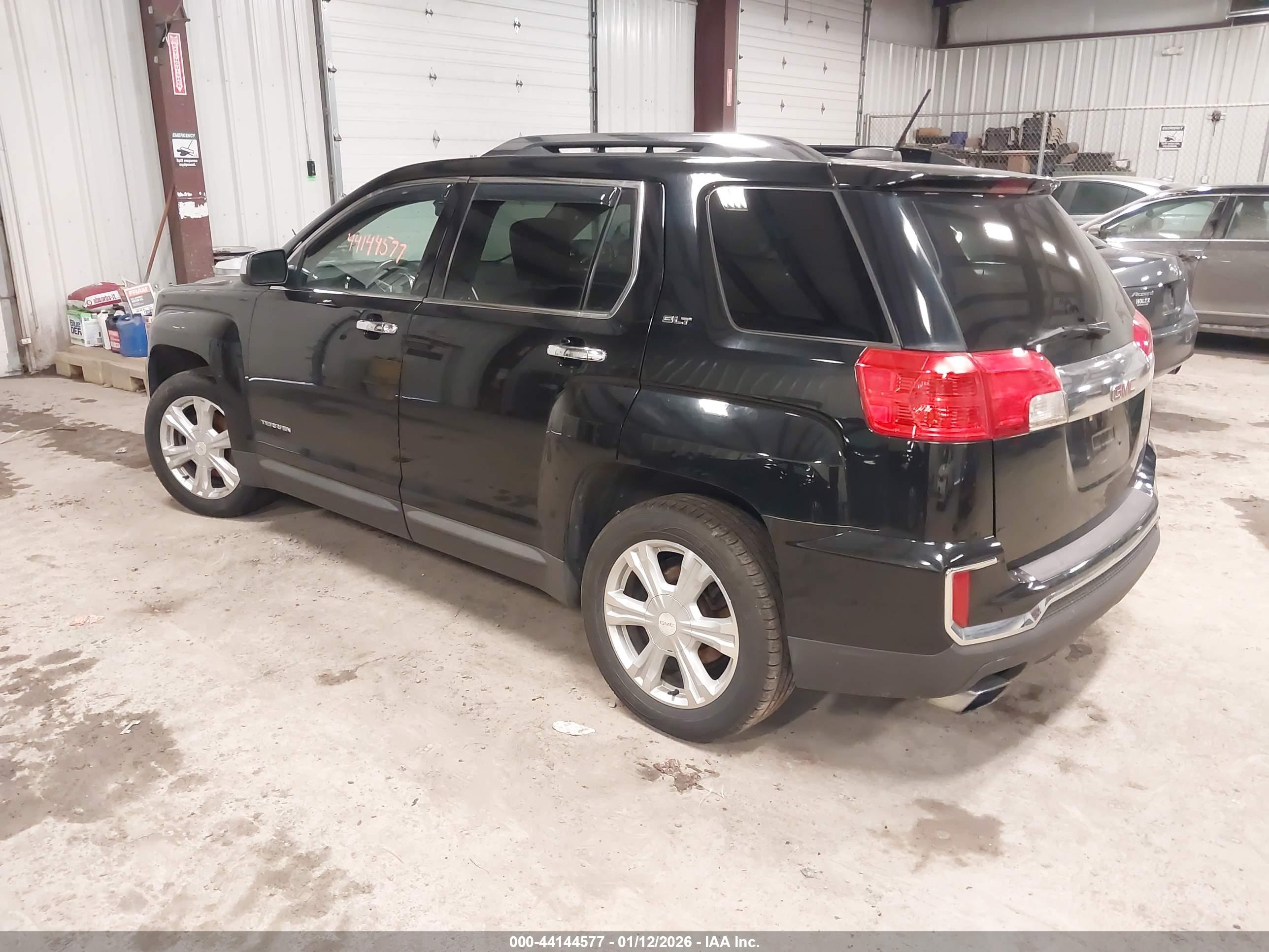 GMC TERRAIN image 3