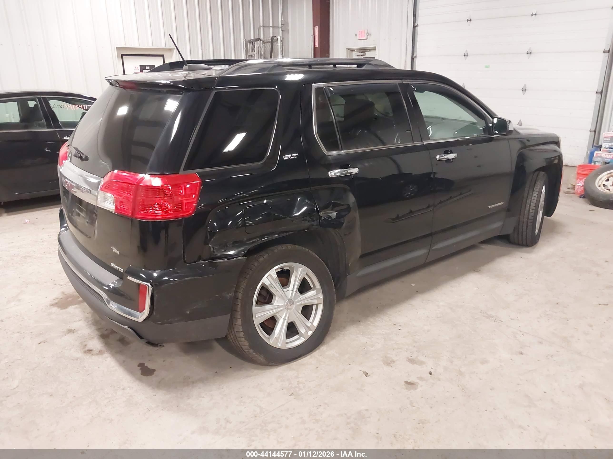 GMC TERRAIN image 4