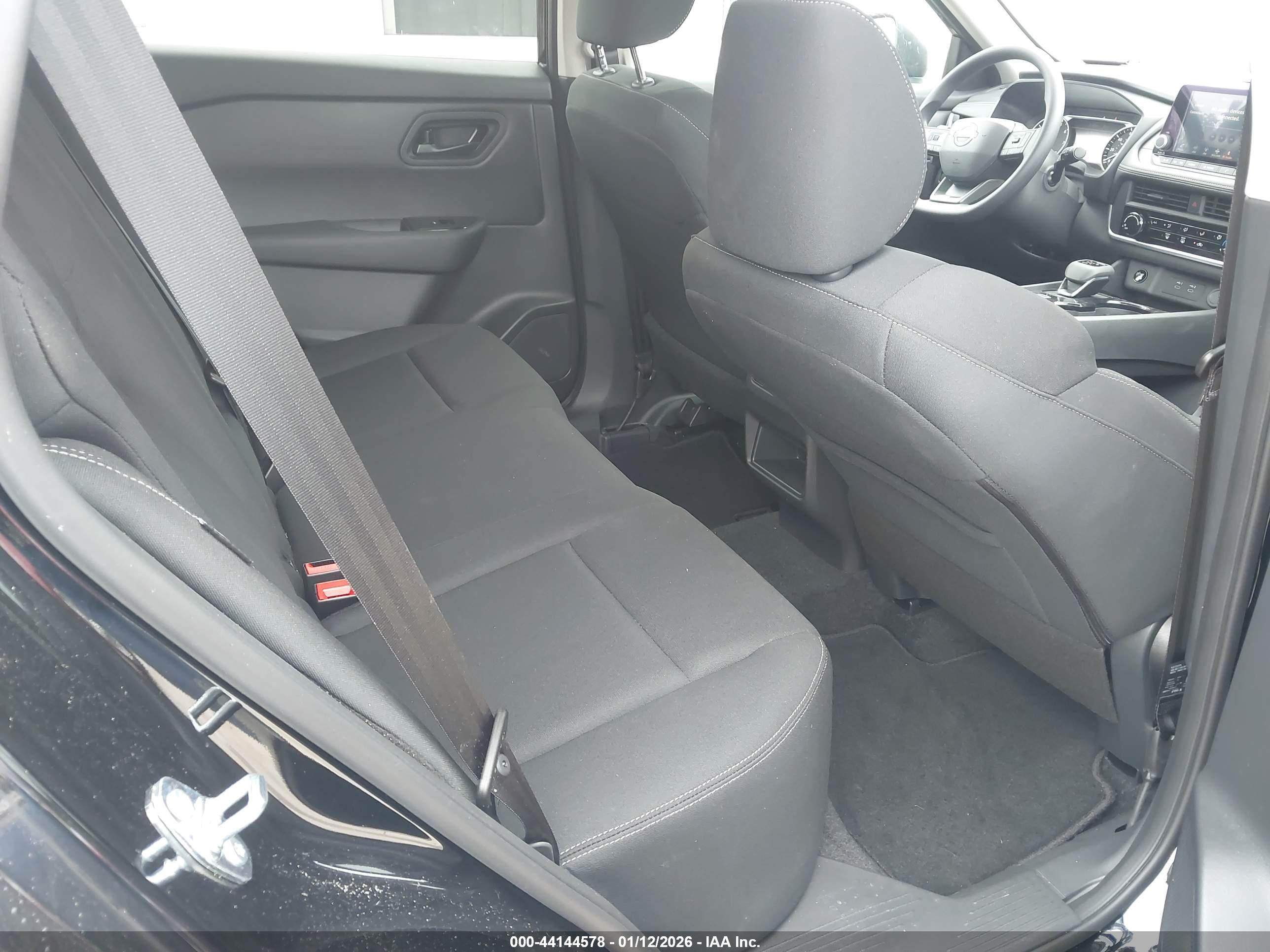 NISSAN ROGUE image 8