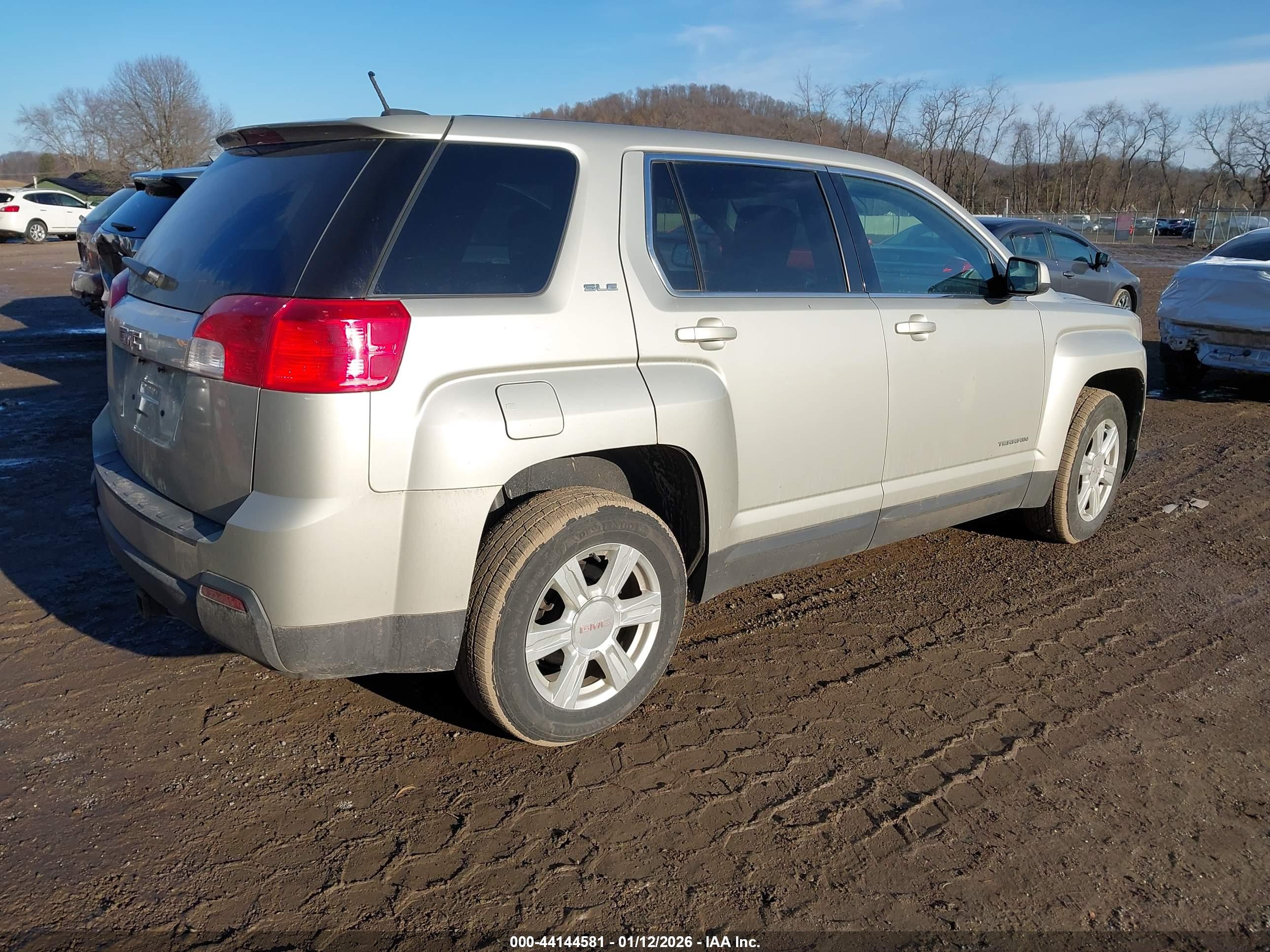 GMC TERRAIN image 4
