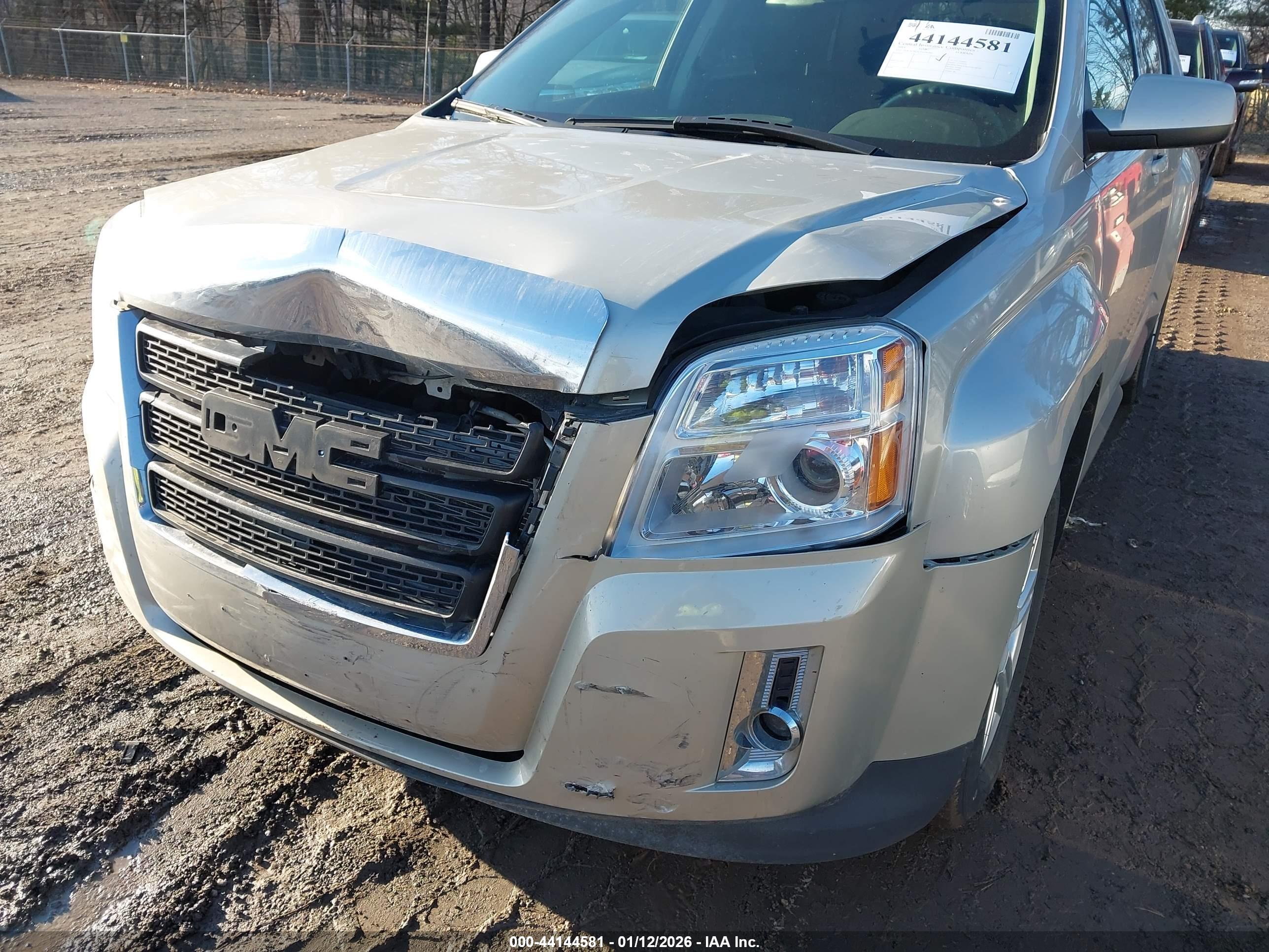 GMC TERRAIN image 6