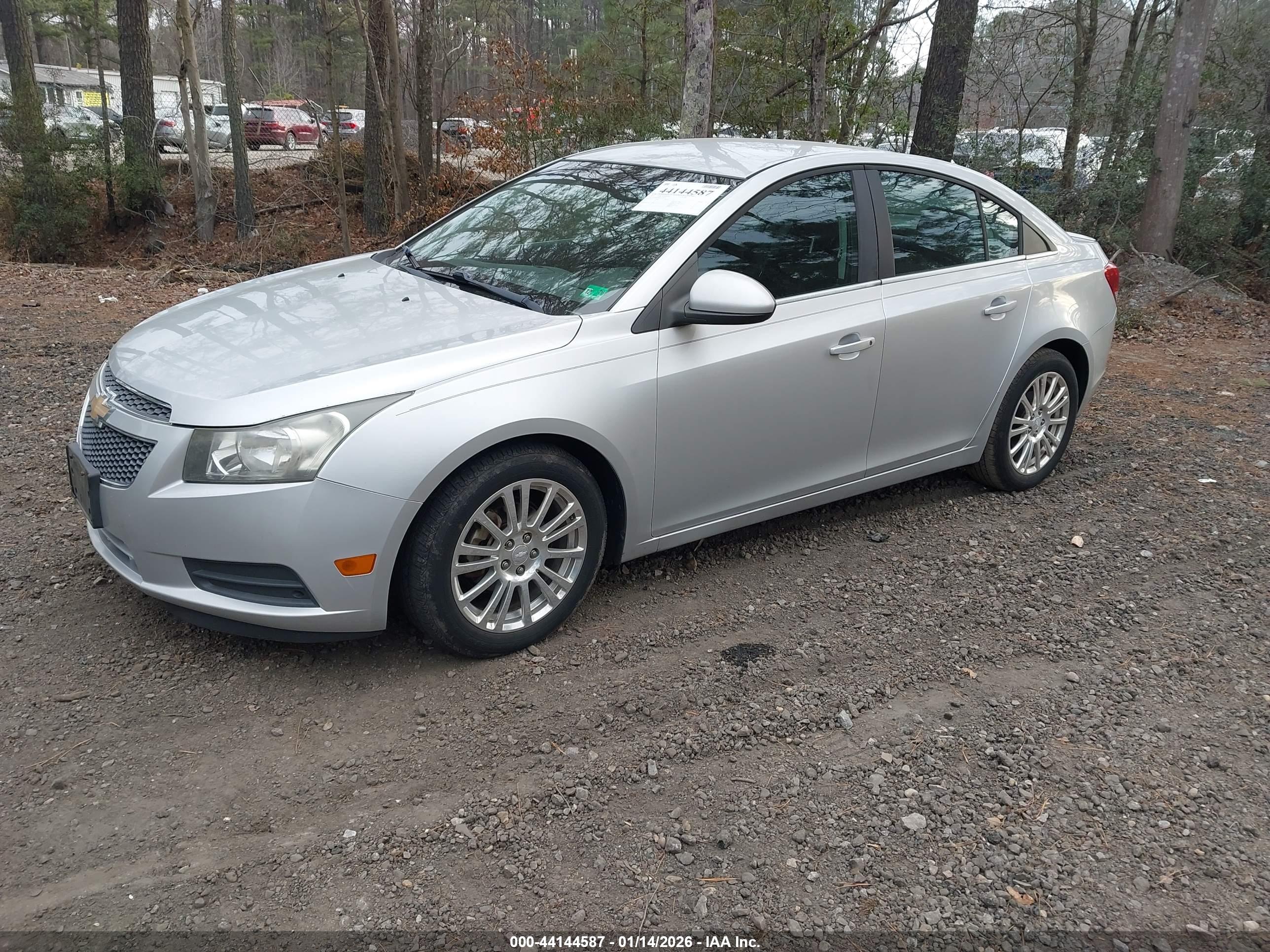 CHEVROLET CRUZE image 2
