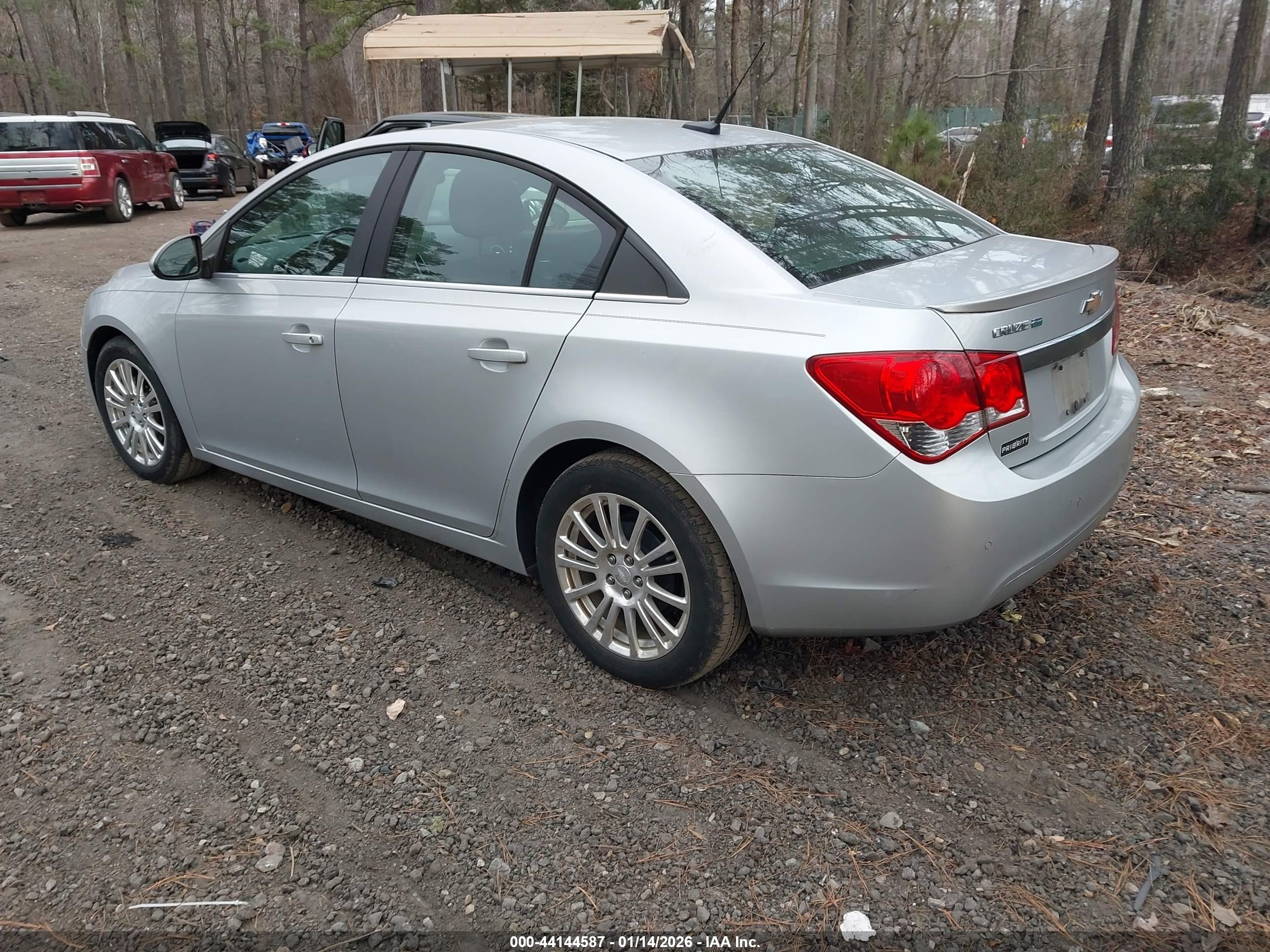 CHEVROLET CRUZE image 3