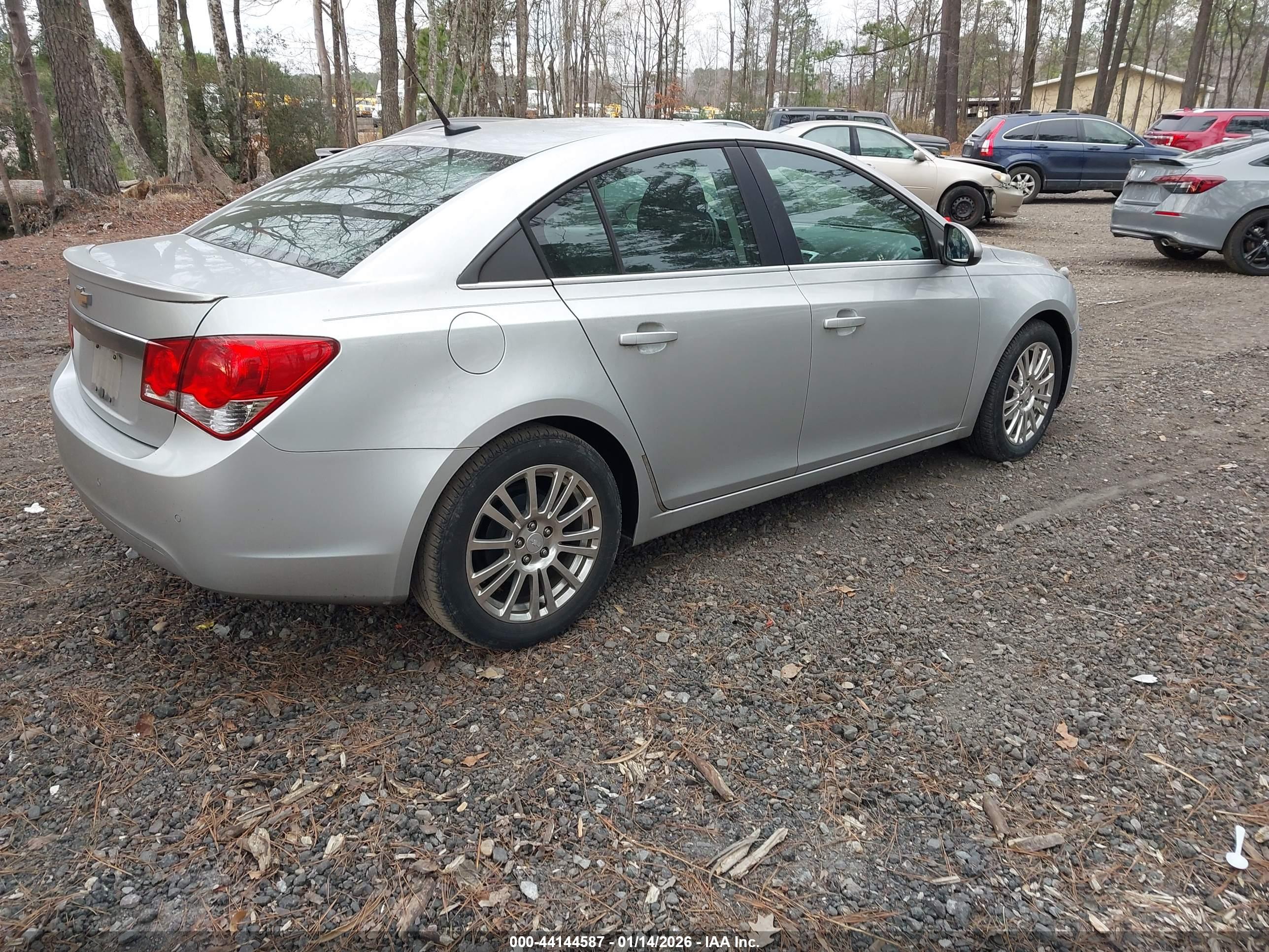 CHEVROLET CRUZE image 4