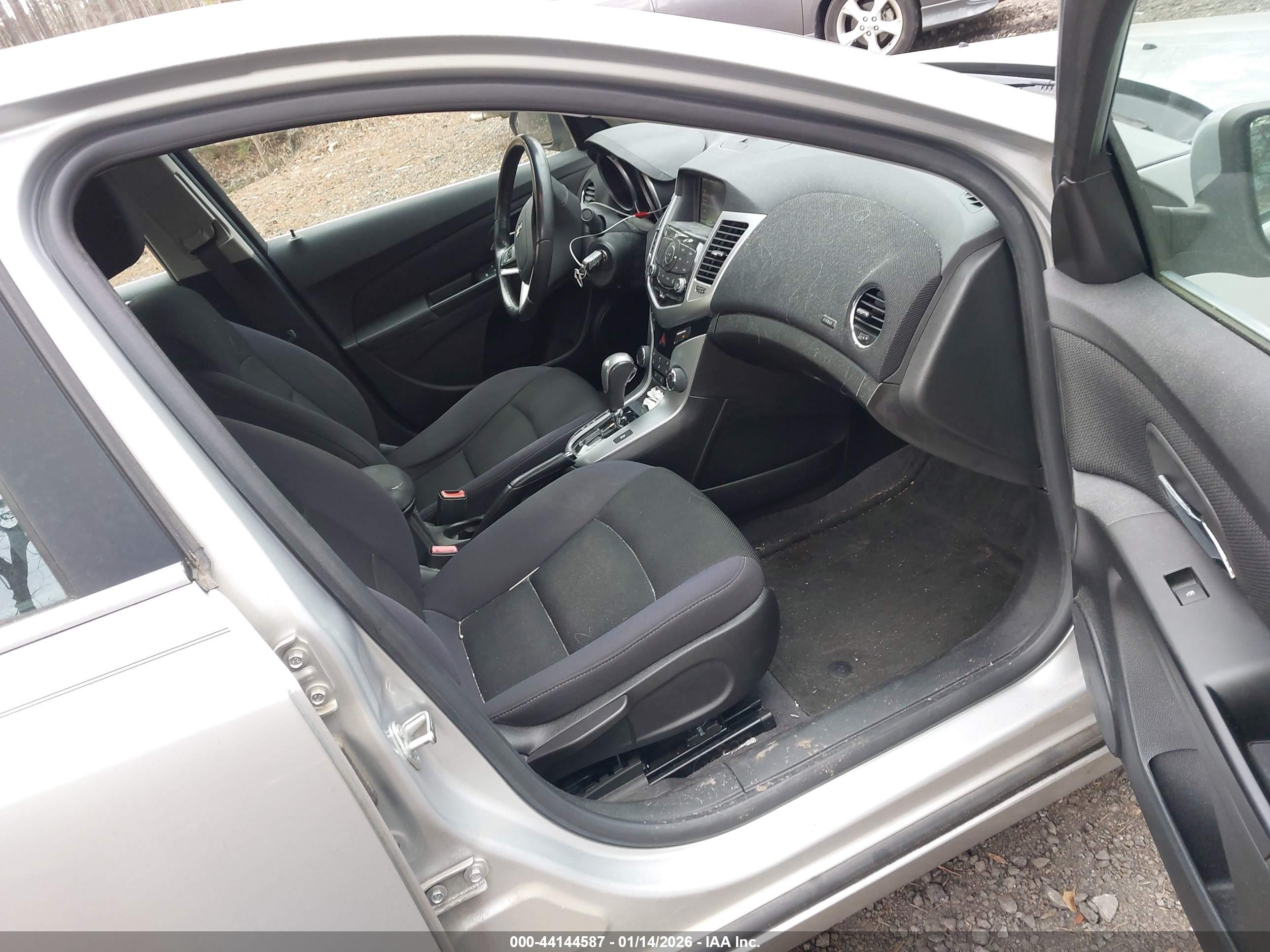 CHEVROLET CRUZE image 5