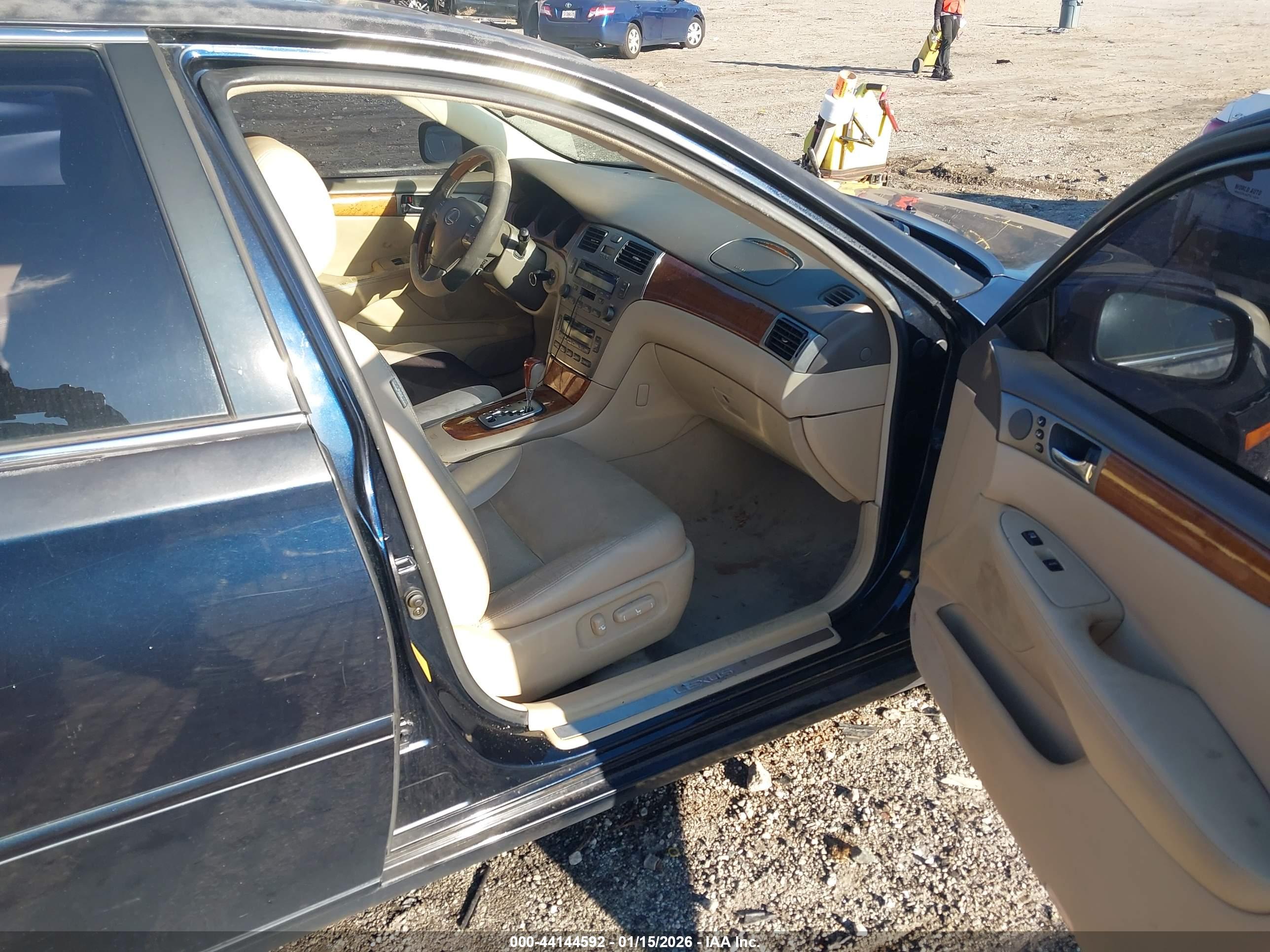 LEXUS ES image 5