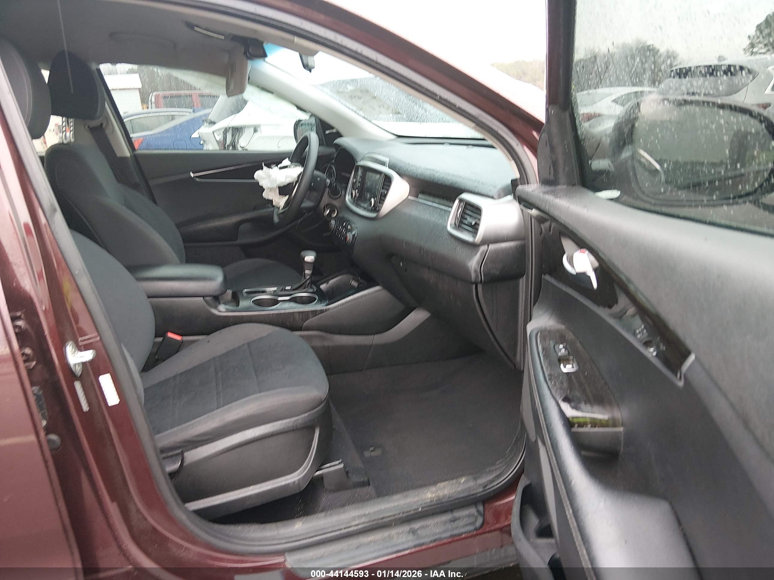 KIA SORENTO image 5
