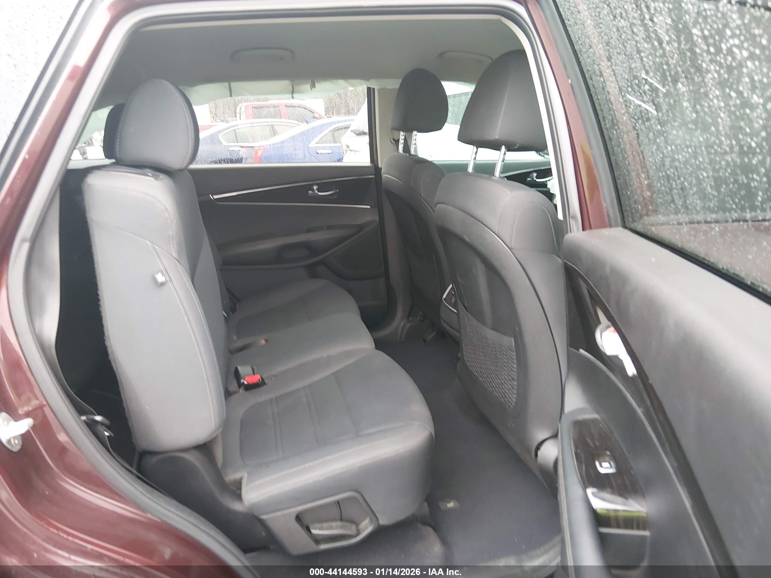 KIA SORENTO image 8
