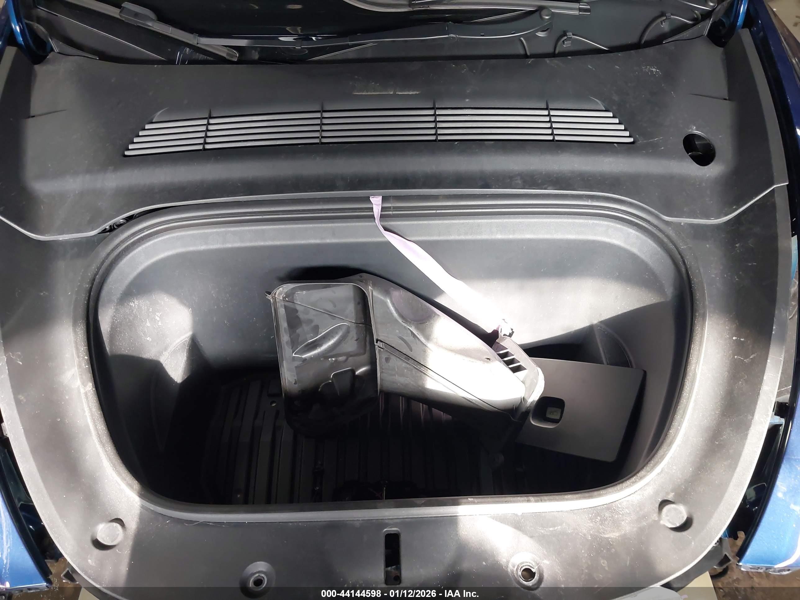 TESLA MODEL image 10
